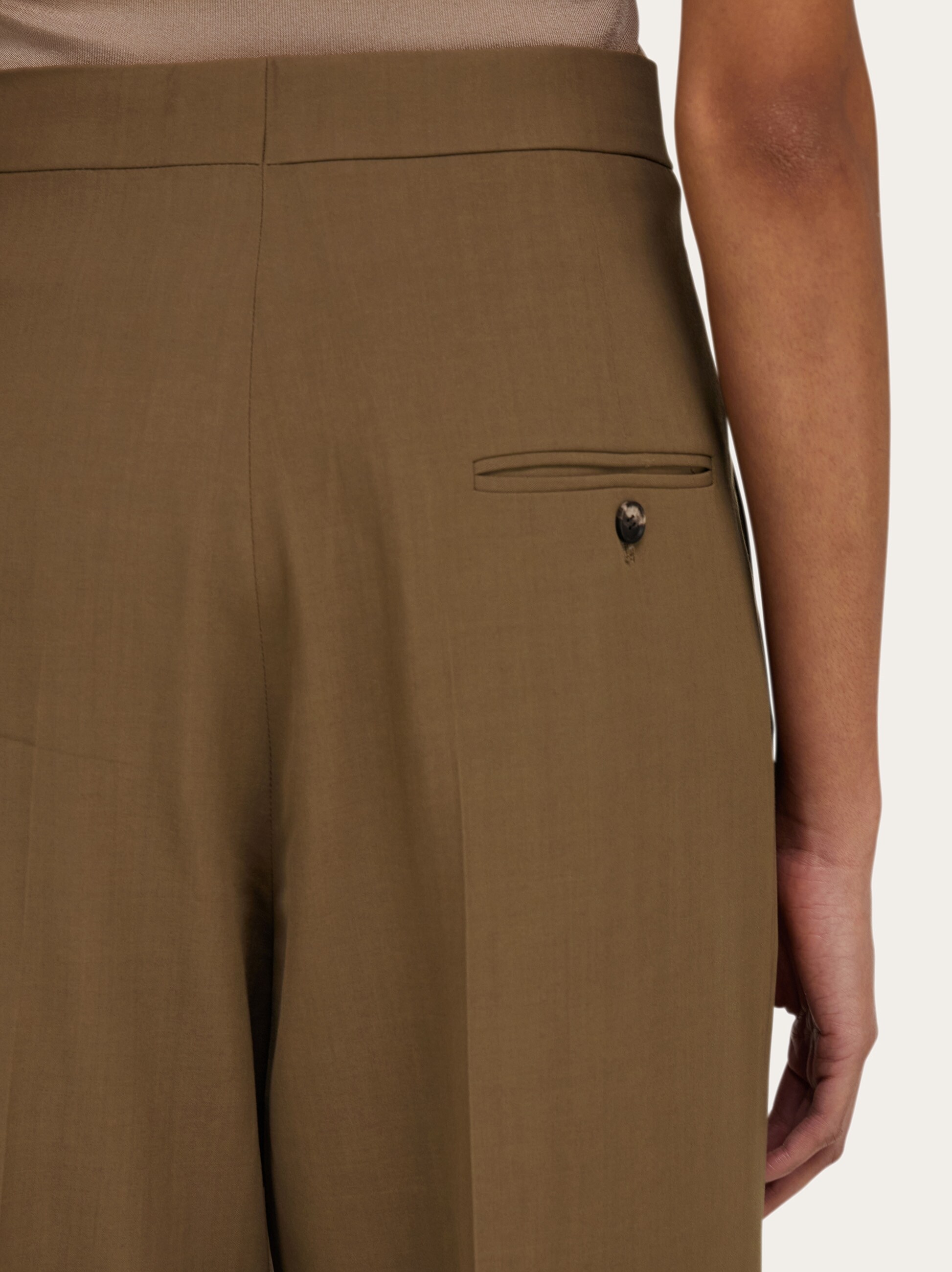 【関税込み】Ferragamo トープ Inverted Pleats トラウザーズ Trousers with inverted pleat - Women | Ferragamo