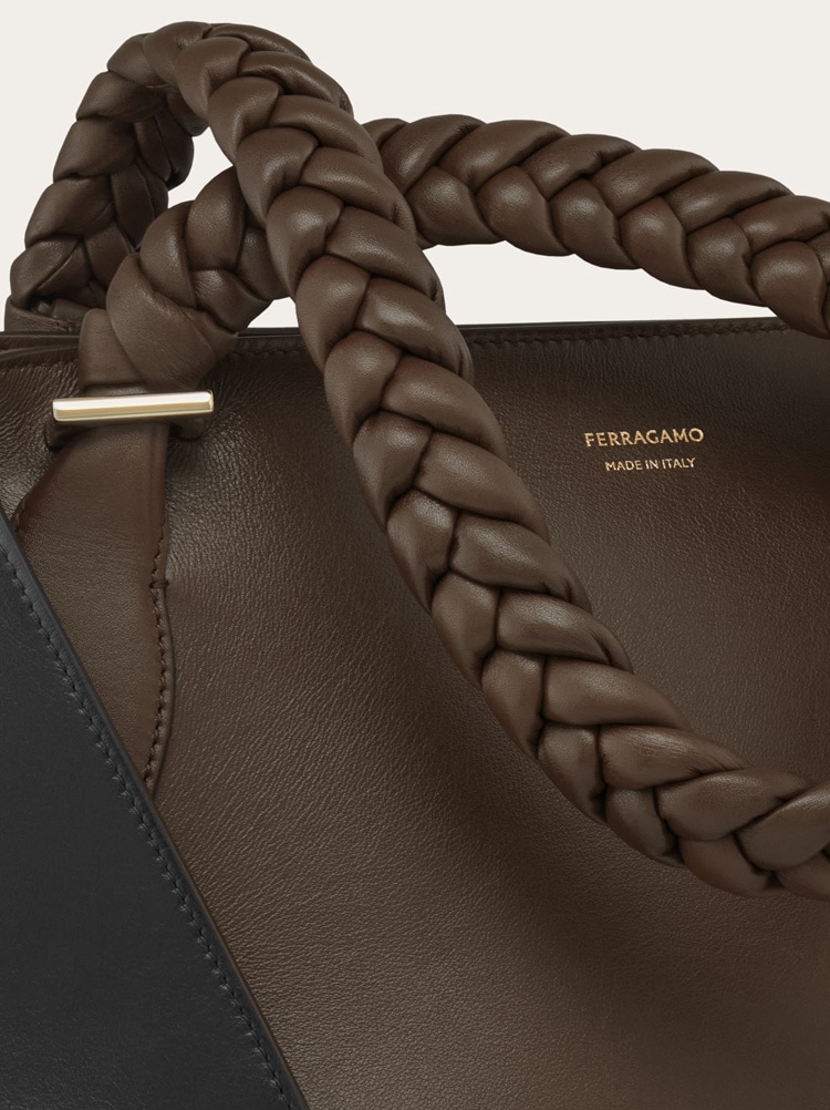 Folded shoulder bag (L) Gallery image 8