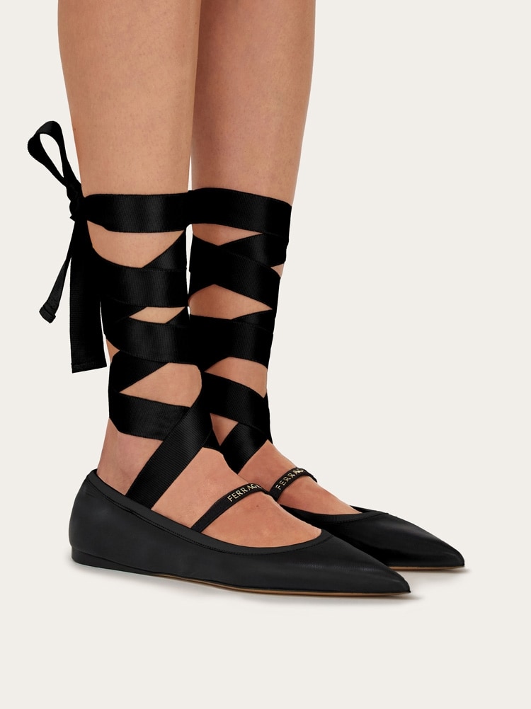 Salvatore Ferragamo ネイビー バレエシューズ バレリーナシューズ - ウィメンズ | Ferragamo