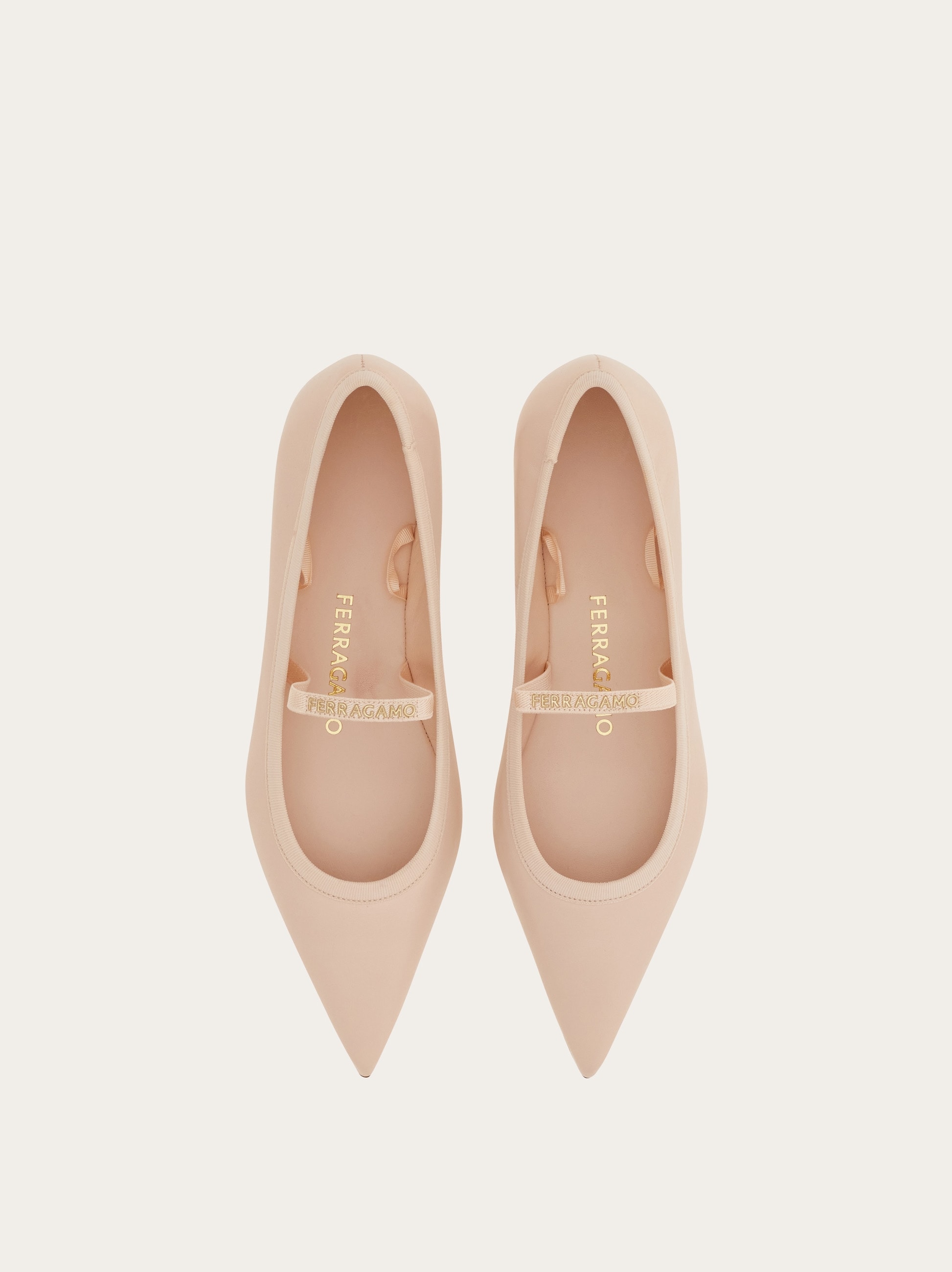 フェラガモ　バレリーナシューズ　ピンク　エナメル　リボン FERRAGAMO フェラガモ バレエシューズ リボン 靴 Salvatore