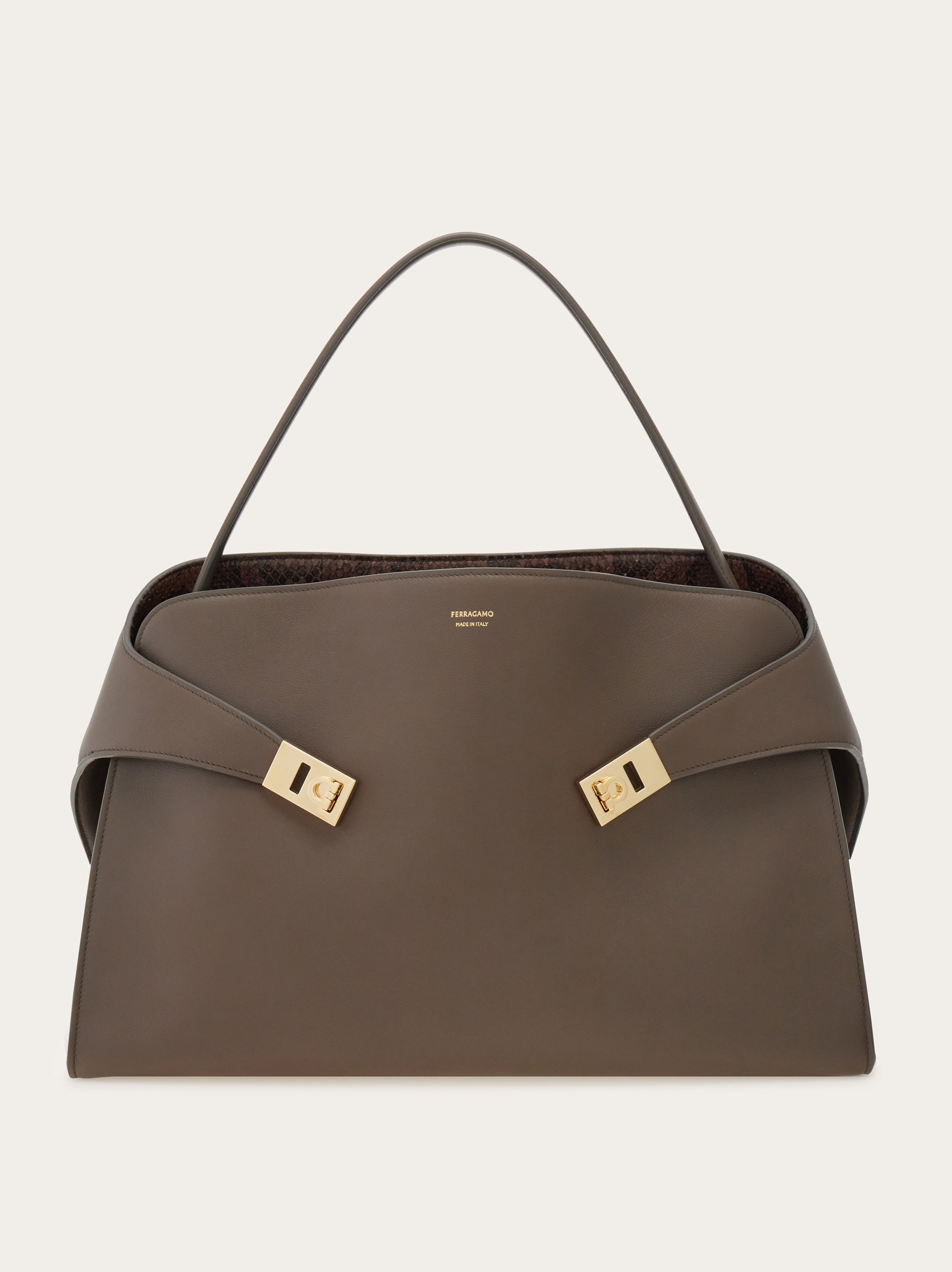 Hug soft bicolor shoulder bag (L) - Women | Ferragamo