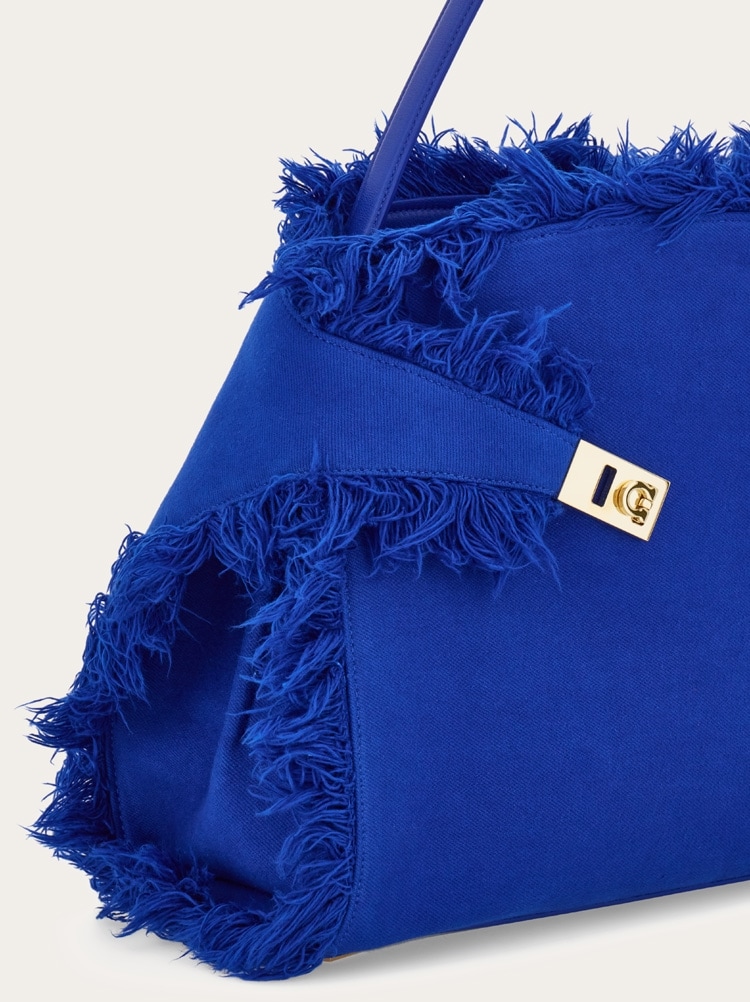 Fringed Hug soft shoulder bag (L) Gallery image 7