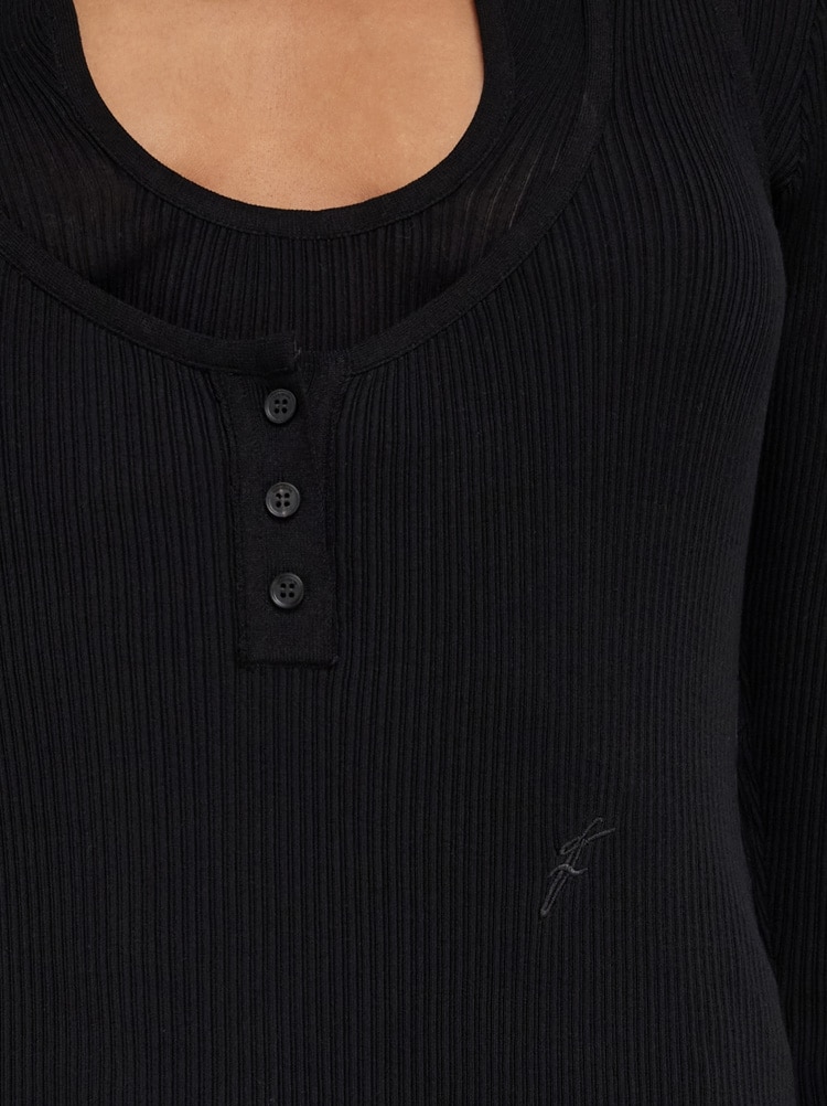 Top with rippled neckline Gallery image 4