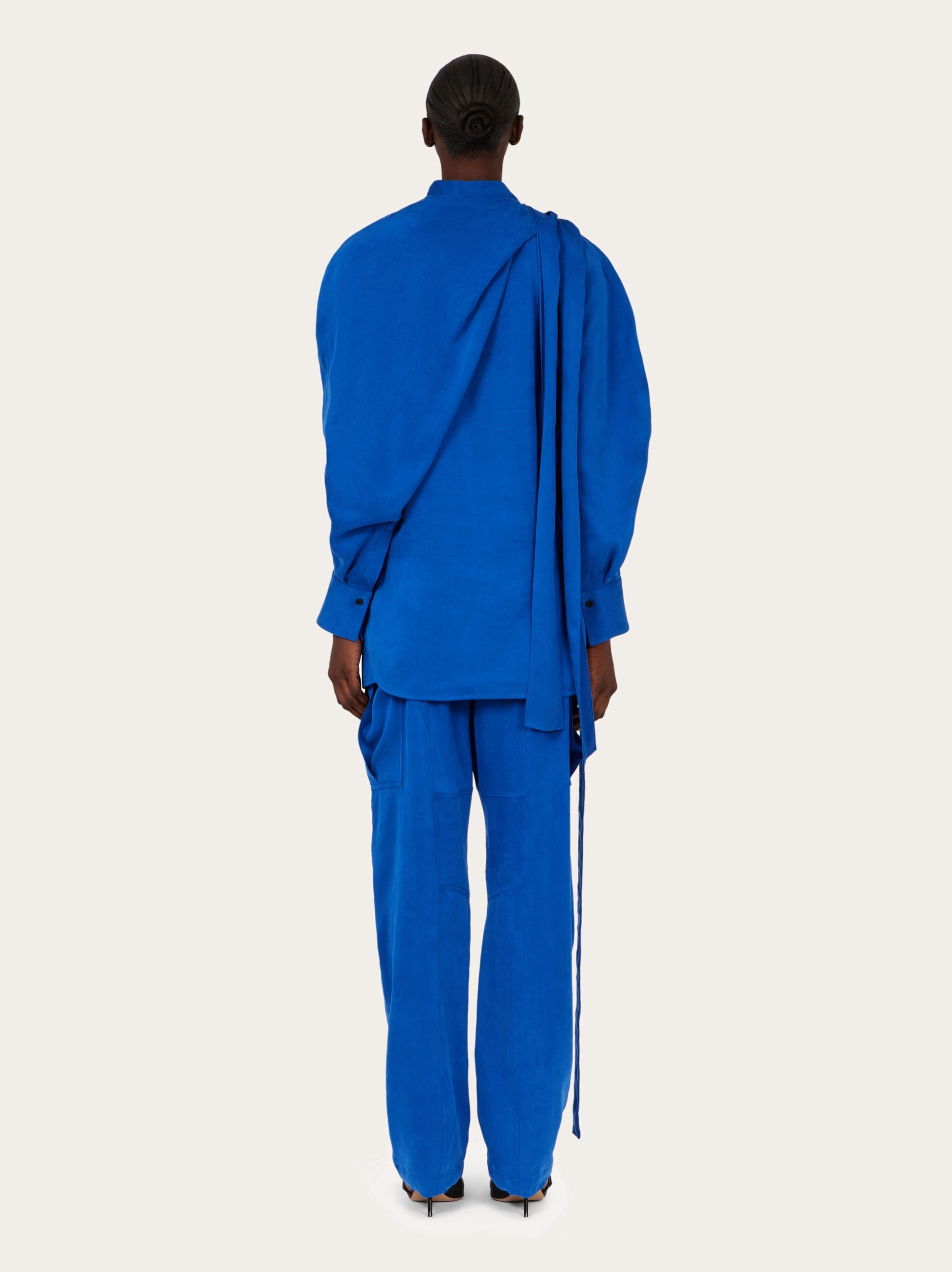 Tシャツ・カットソー FERRAGAMO SS24 Satin asymmetric shirt (770456 MANDARIN) Asymmetric shirt - Women | Ferragamo