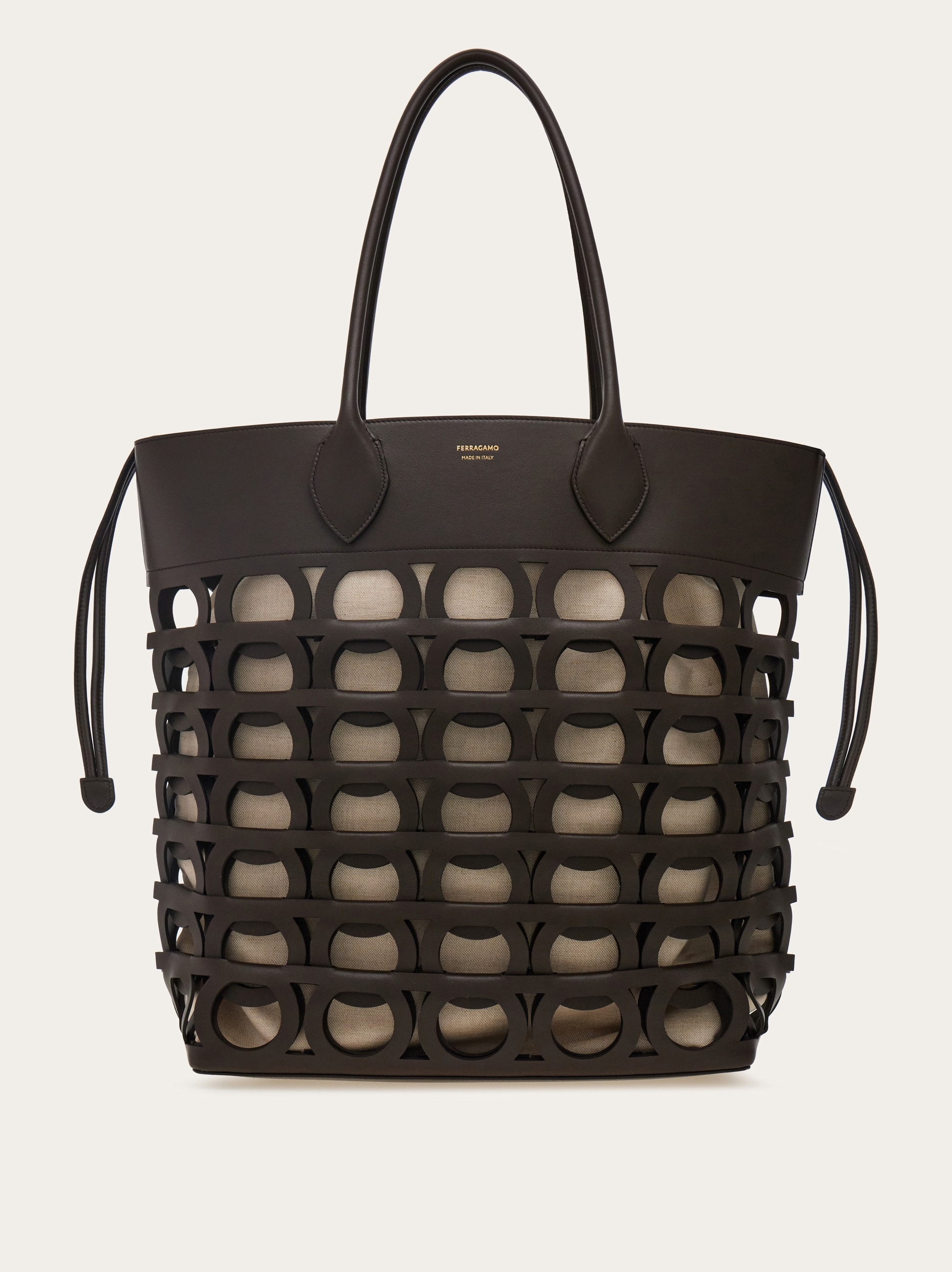 【FERRAGAMO】GANCINI TOTE BAG Gancini tote bag (L) - Women | Ferragamo