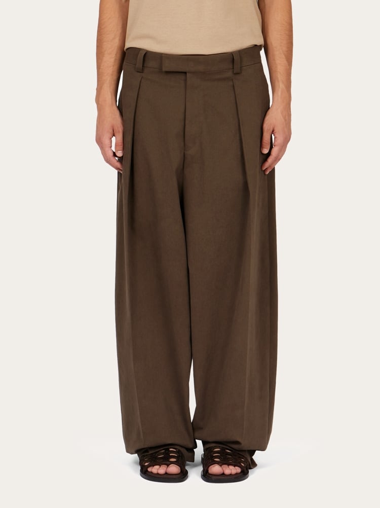 Tailored trouser with inverted pleats Gallery image 2