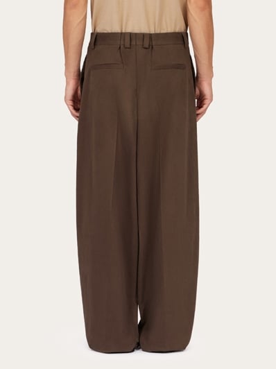【フェラガモ・FERRAGAMO】TROUSER Tailored trouser with inverted pleats - Men | Ferragamo