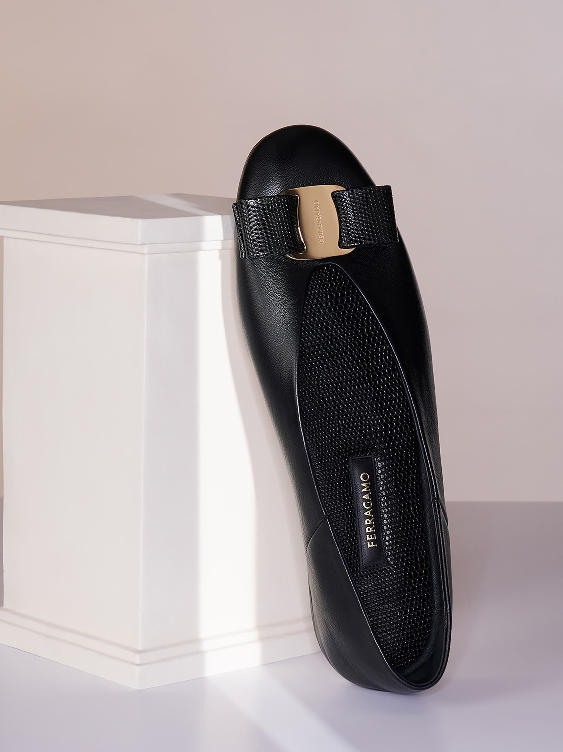 Vara bow flat - Women | Ferragamo