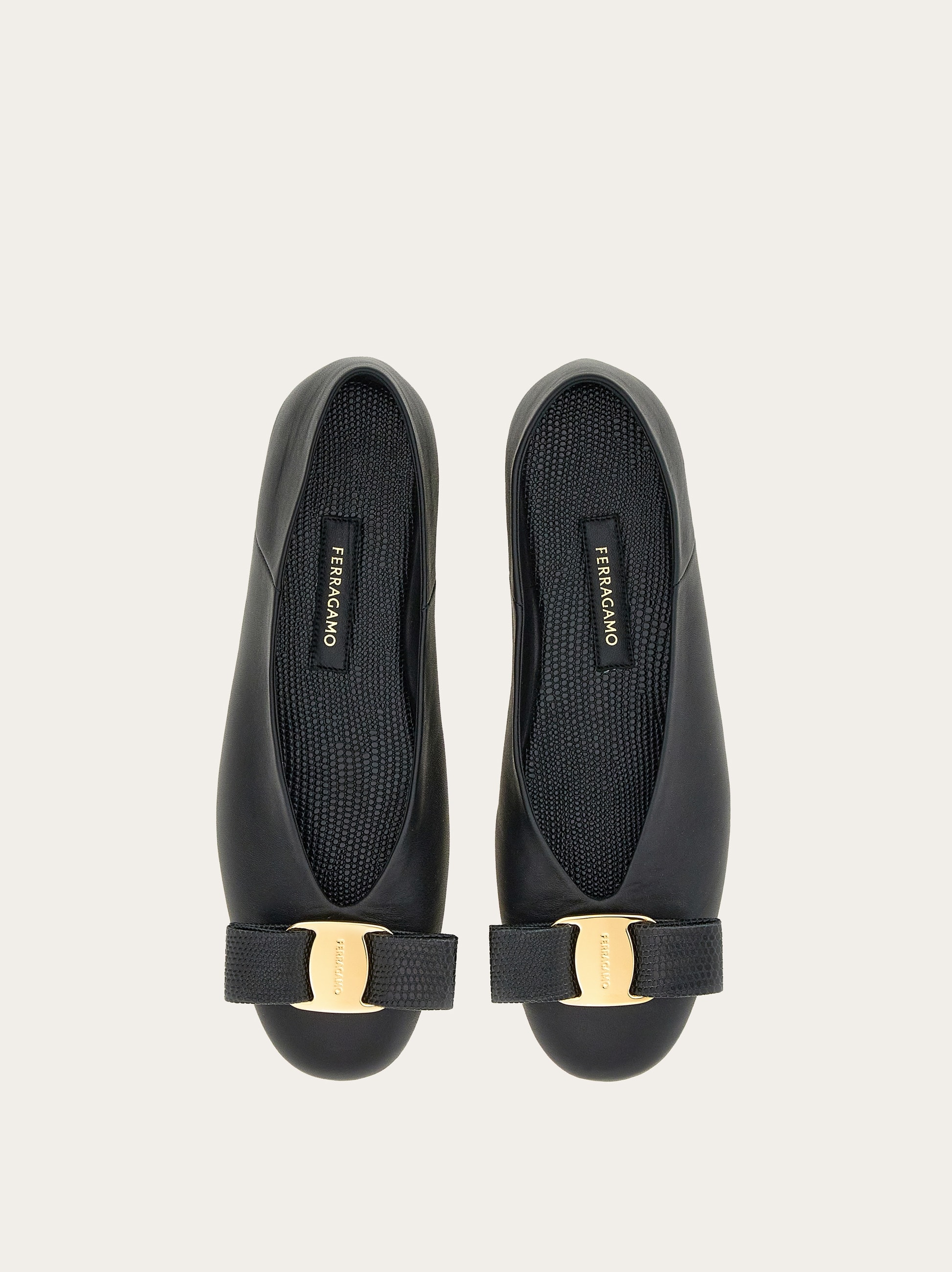 フラットシューズ FERRAGAMO Ferragamo Flat shoes Black (782883 01K221001) Vara bow flat - Women | Ferragamo