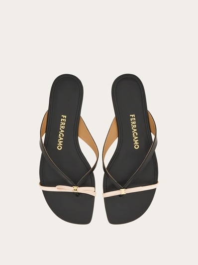 サンダル・ミュール FERRAGAMO Abibi thong sandals in smooth leather 782901_02_cart_r20.jpg
