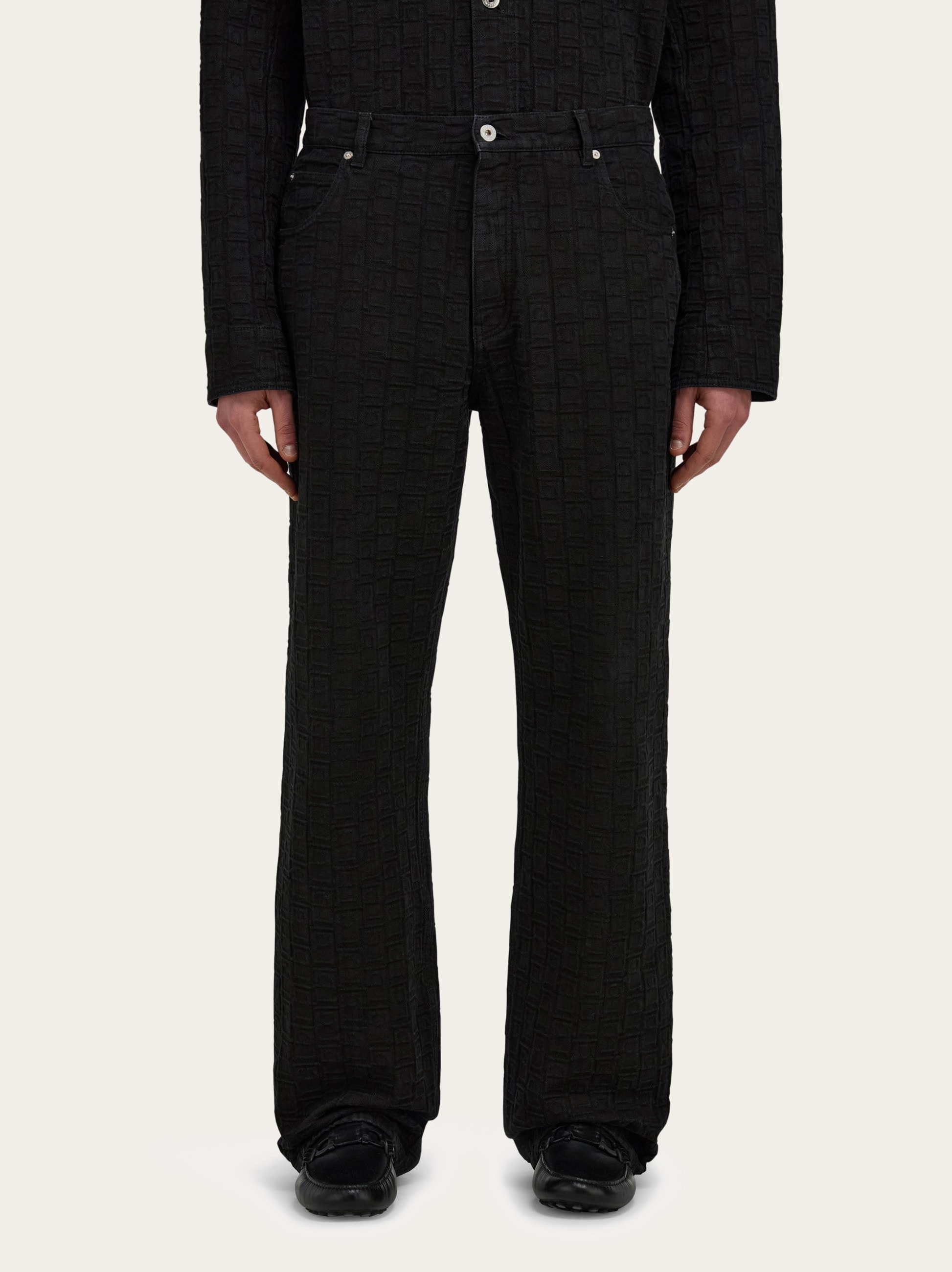【送料&関税込】Ferragamo Frayed Cotton Trousers Ferragamo Frayed Cotton Trousers | italist