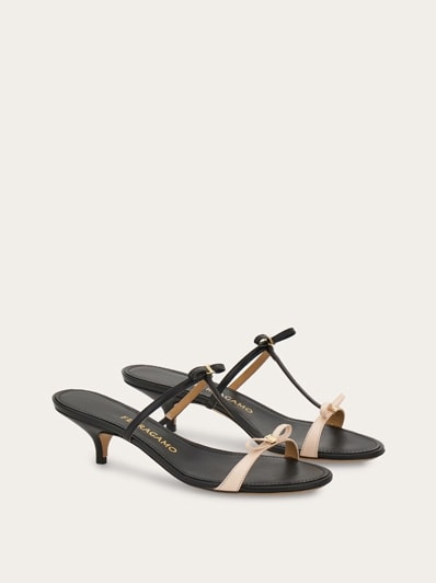 サンダル・ミュール Ferragamo Flame Red Mini Bow Sandals Mini bow sandal - Women | Ferragamo