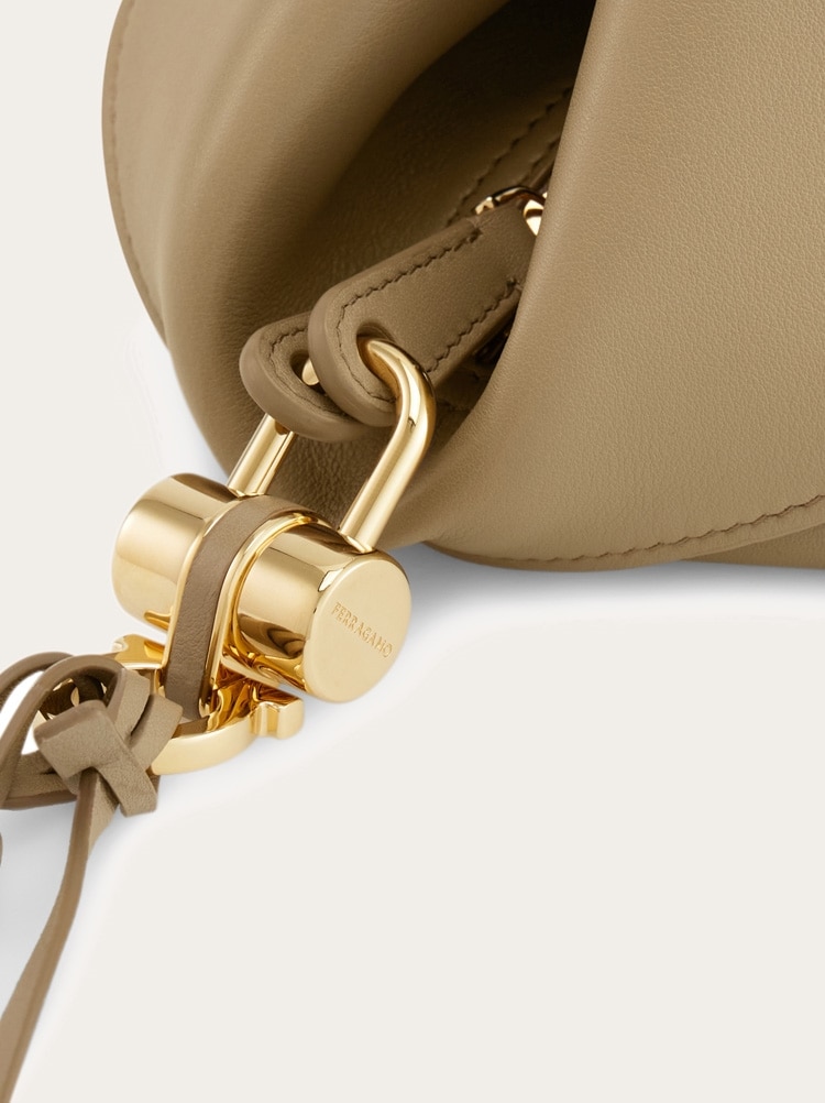 Folded clutch Gallery image 5
