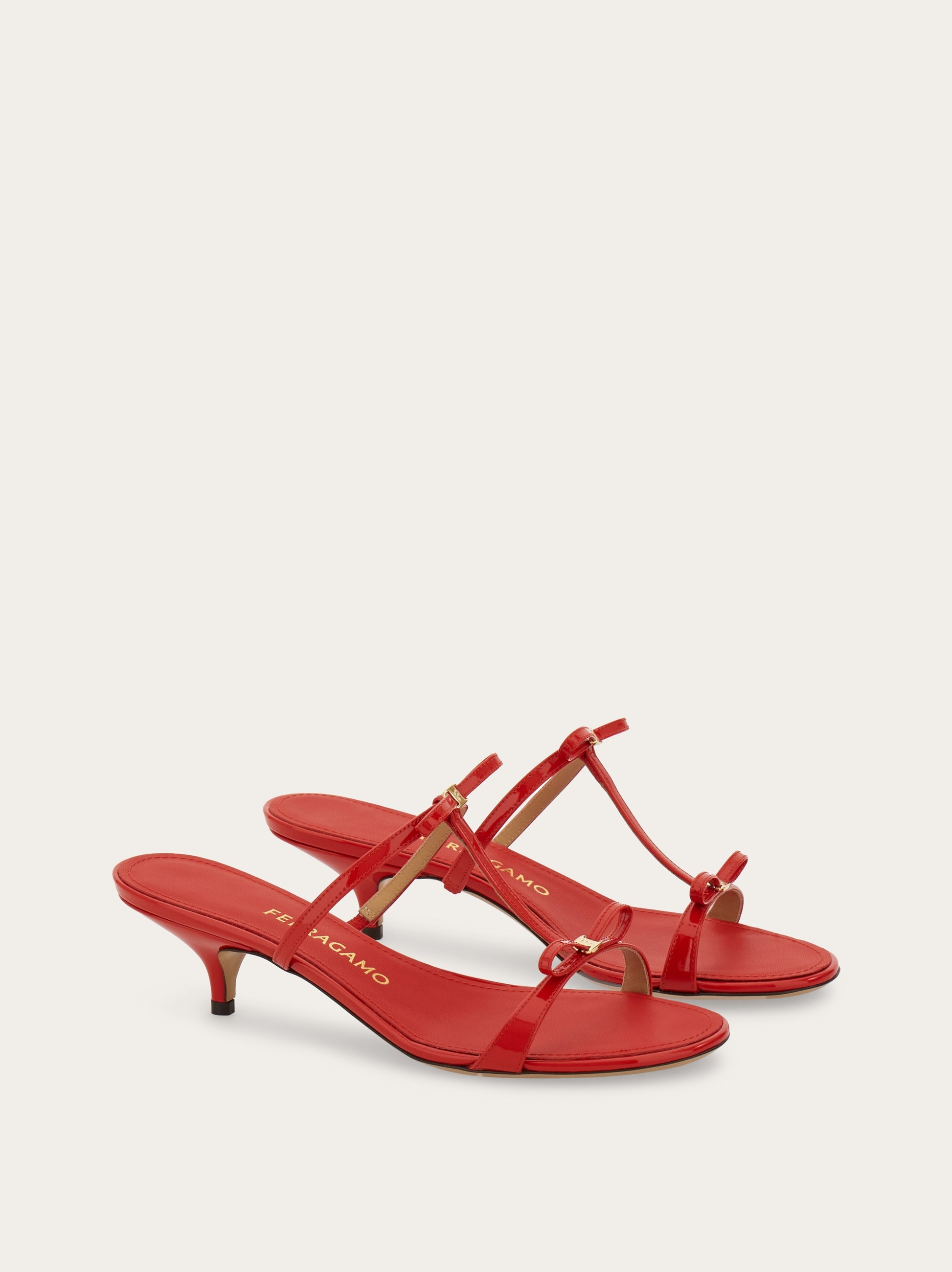 【関税&送料込】Ferragamo Flame Red Mini Bow Sandals Ferragamo Flame red Mini Bow sandals | TheDoubleF