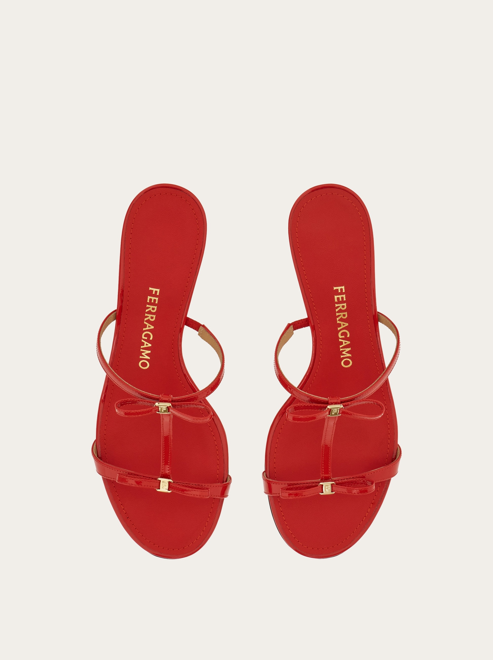サンダル・ミュール Ferragamo Flame Red Mini Bow Sandals Mini bow sandal - Women | Ferragamo