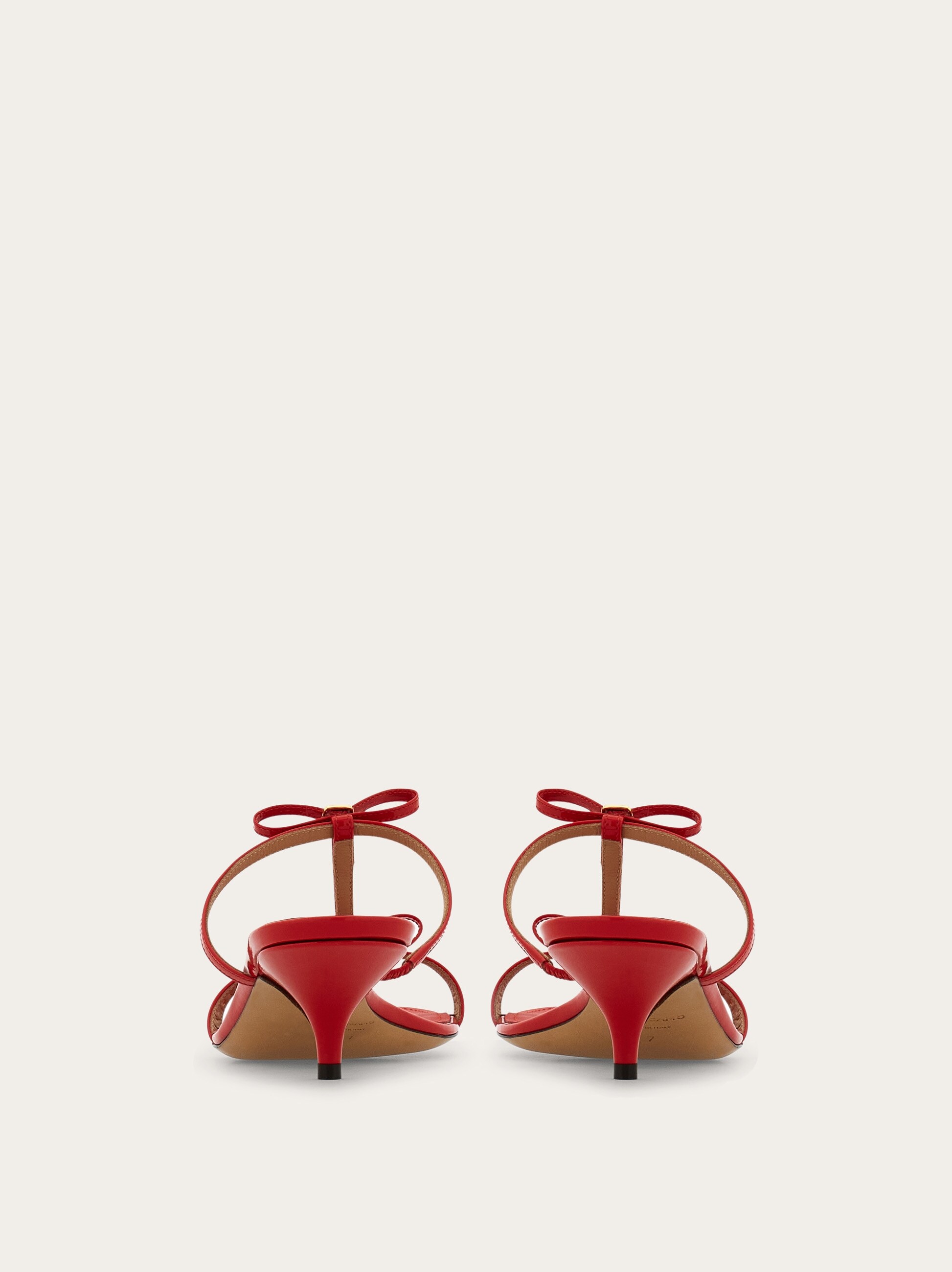 サンダル・ミュール Ferragamo Flame Red Mini Bow Sandals Mini bow sandal - Women | Ferragamo
