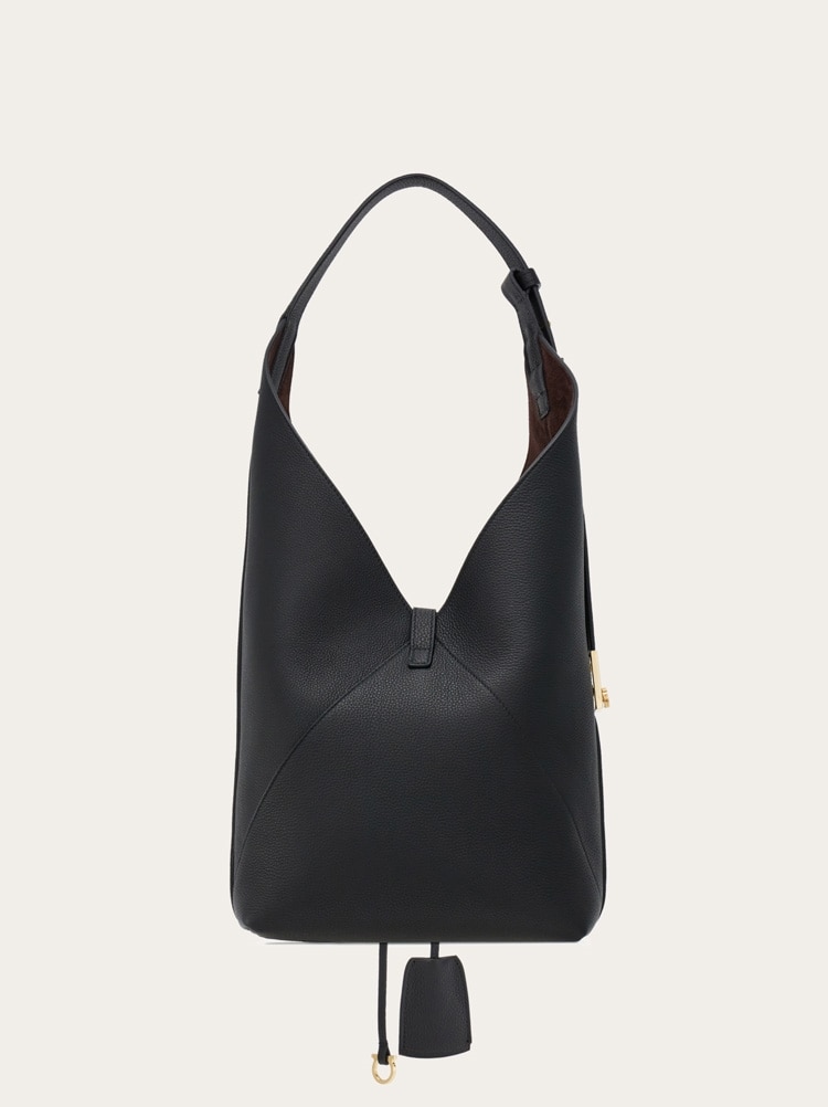 V-shaped hobo bag (M) Gallery image 5
