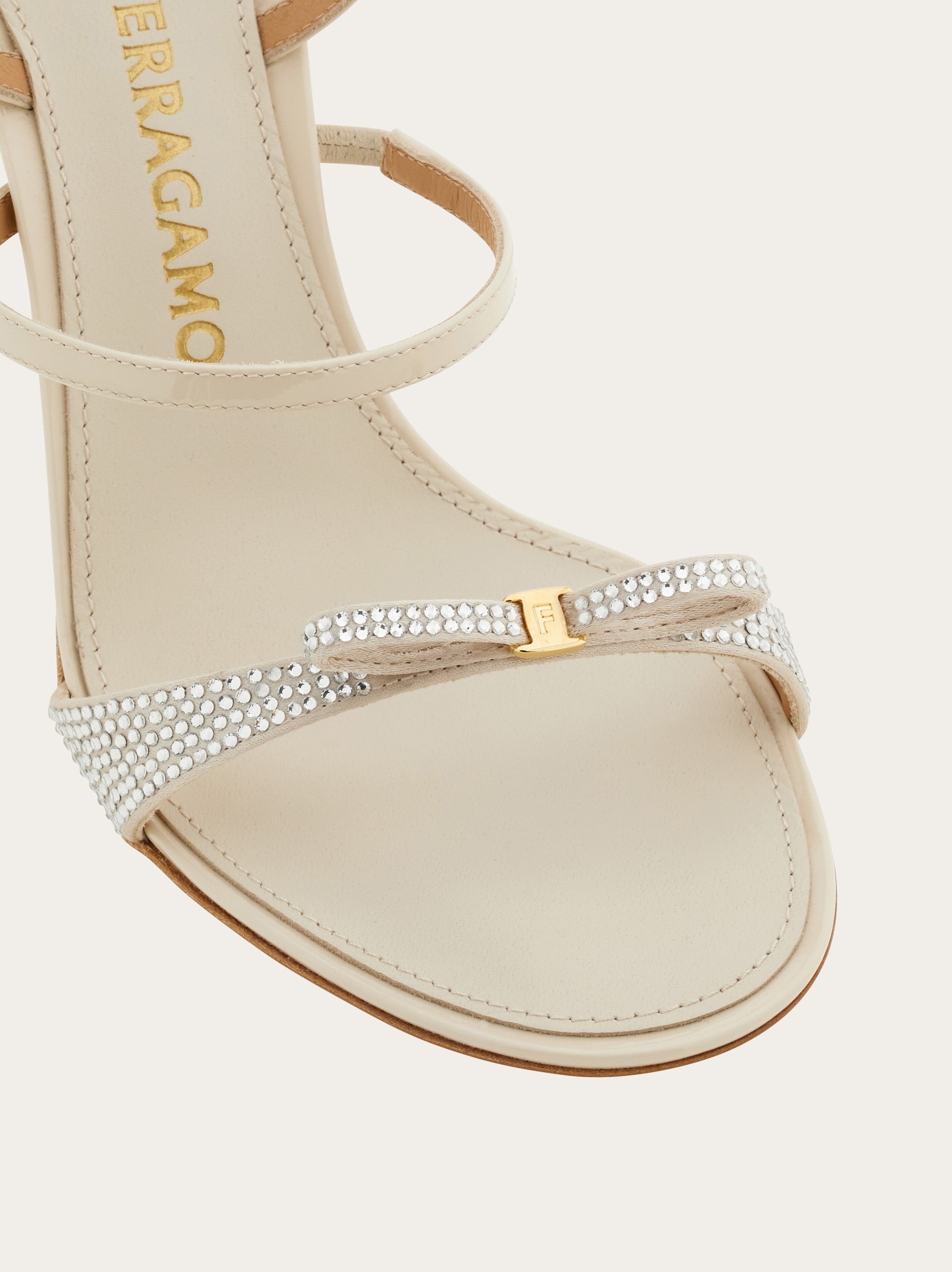 FERRAGAMO直営店 ブライダル - ミニリボン付きサンダル Bridal - Sandal with mini bow - Women | Ferragamo