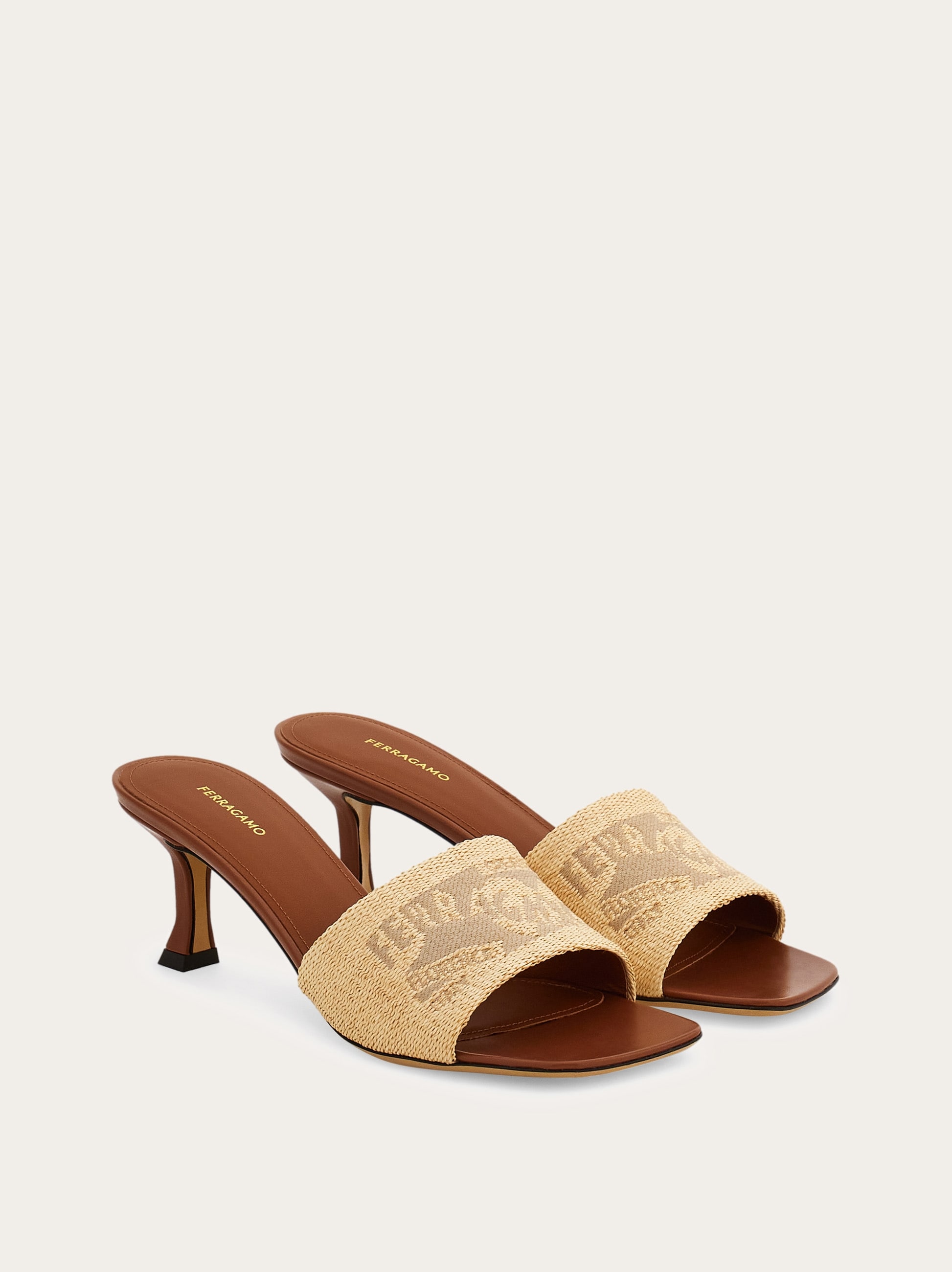 Venna logo slide - Women | Ferragamo