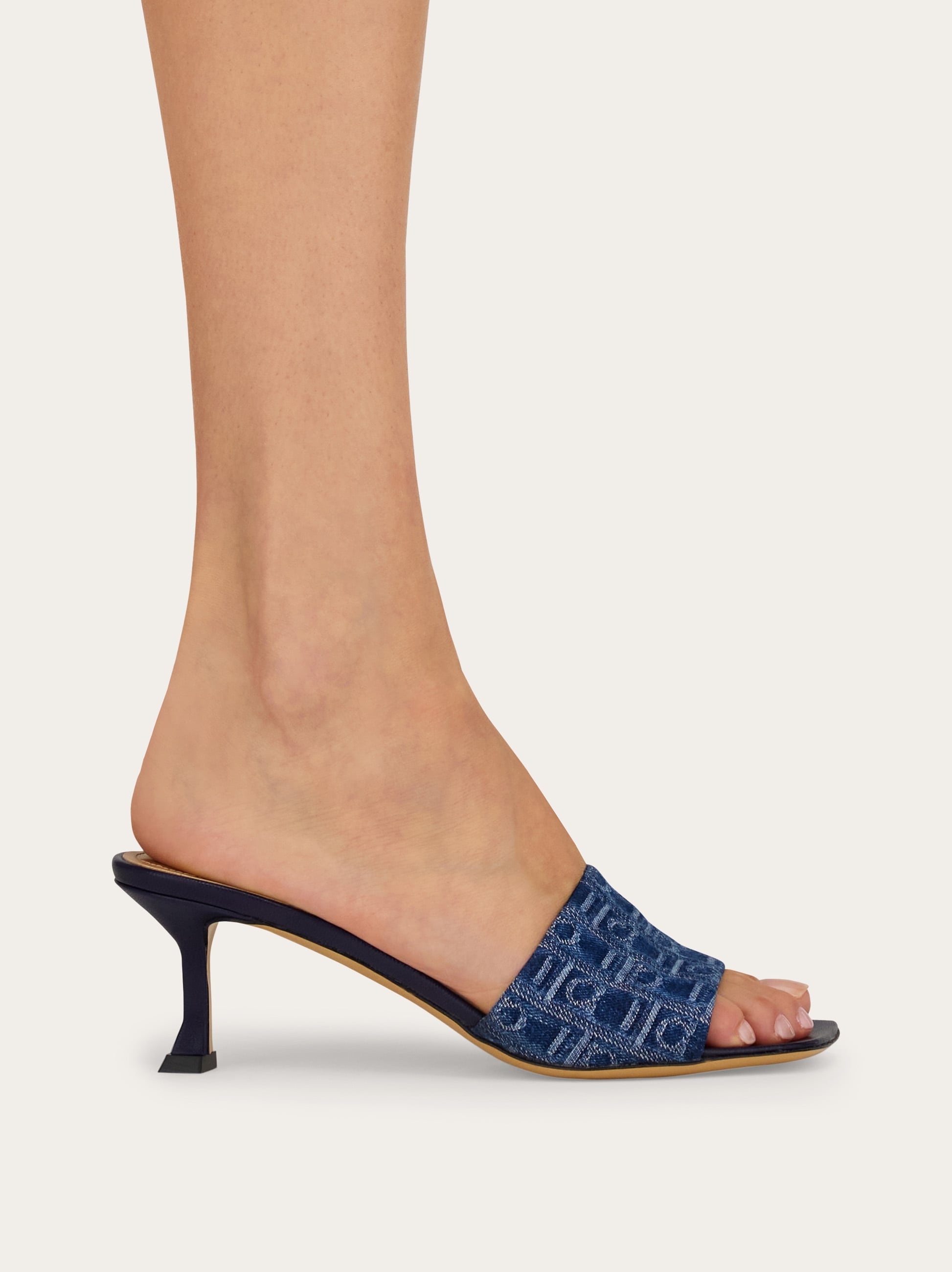 [Salvatore Ferragamo]スライド フェラガモ モノグラム Ferragamo Monogram slide - Women | Ferragamo