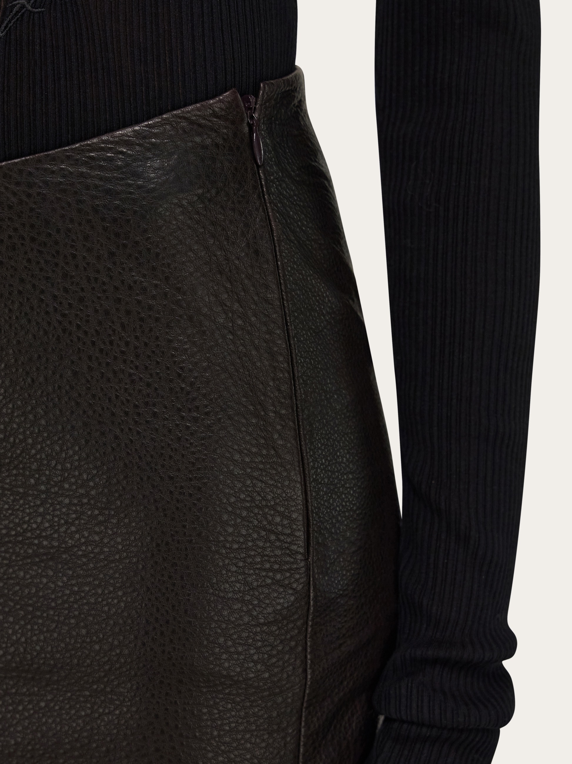 [Salvatore Ferragamo] レザーミニスカート Leather mini skirt - Women | Ferragamo