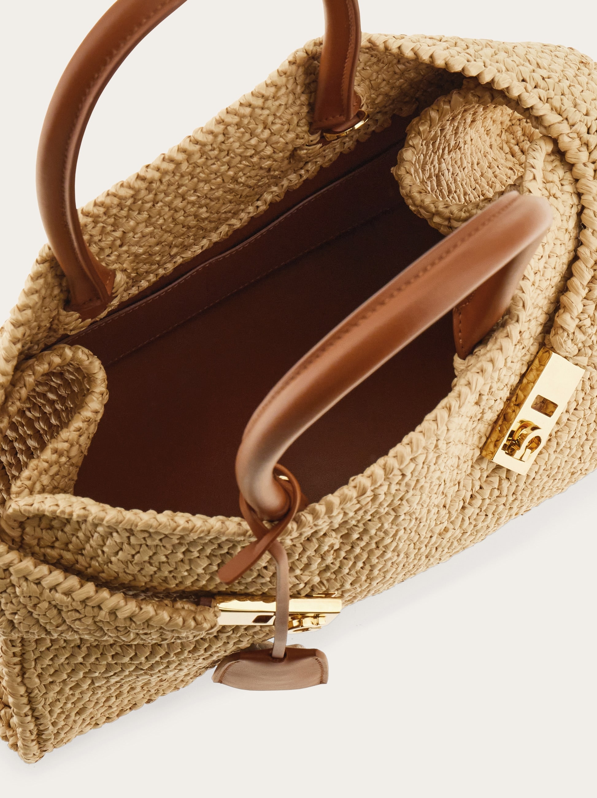 Hug handbag (M) - Women | Ferragamo