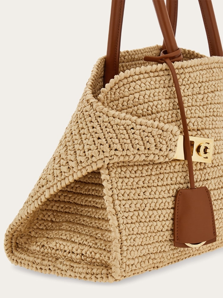 Hug handbag (M) Gallery image 6