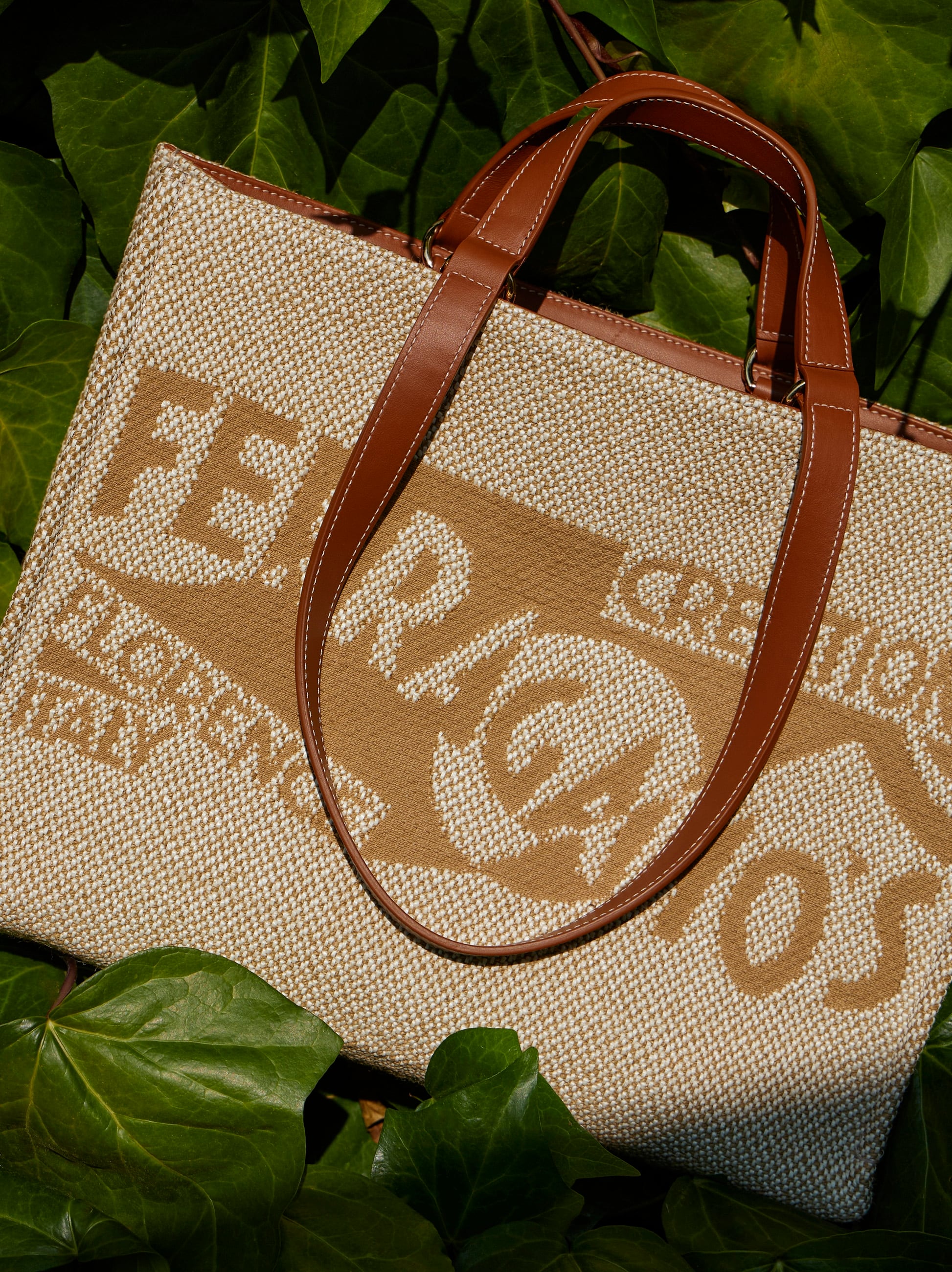 【FERRAGAMO】Vara Tote Bag/追跡+関税+全国送料込み Tote bag with logo (L) - Women | Ferragamo
