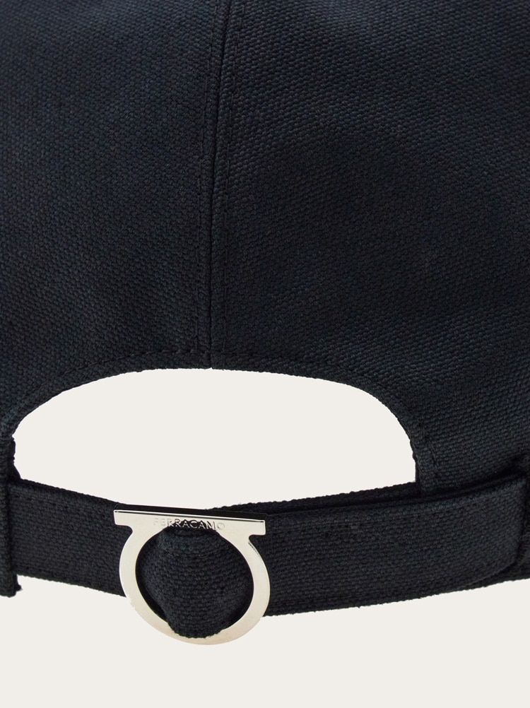 Gorra con firma bordada Gallery image 2