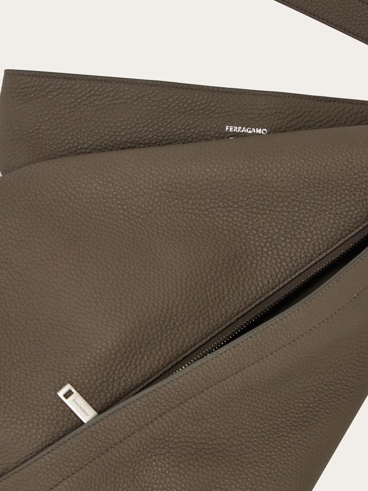 ショルダーバッグ - メンズ | Ferragamo