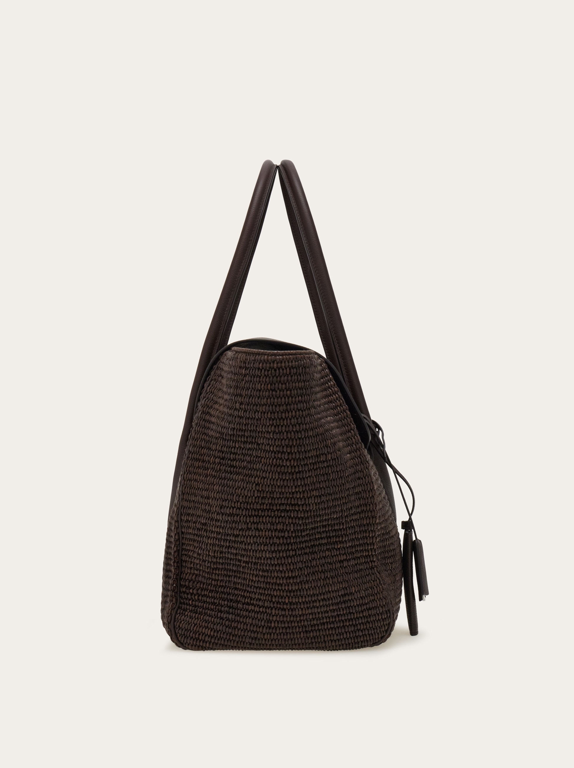 SALE♪関税込【 FERRAGAMO】East／West レザートートバッグ East-West トートバッグ (S) - ウィメンズ | Ferragamo