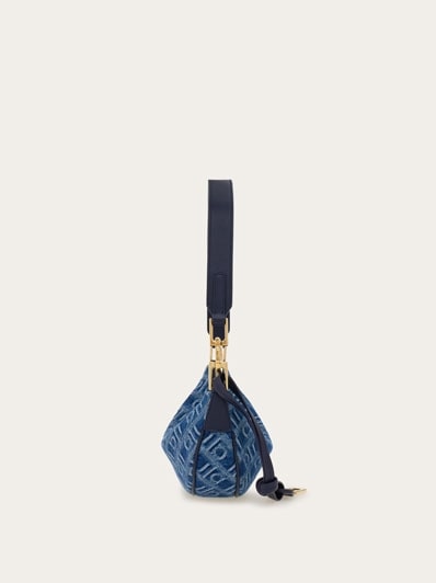ゆるやかな曲線美◎【FERRAGAMO】モノグラムホーボーバッグ*品格 ゆるやかな曲線美◎【FERRAGAMO】モノグラムホーボーバッグ*品格