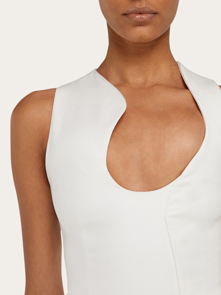 Asymmetrisches Kleid mit Formschnitt Gallery image 5