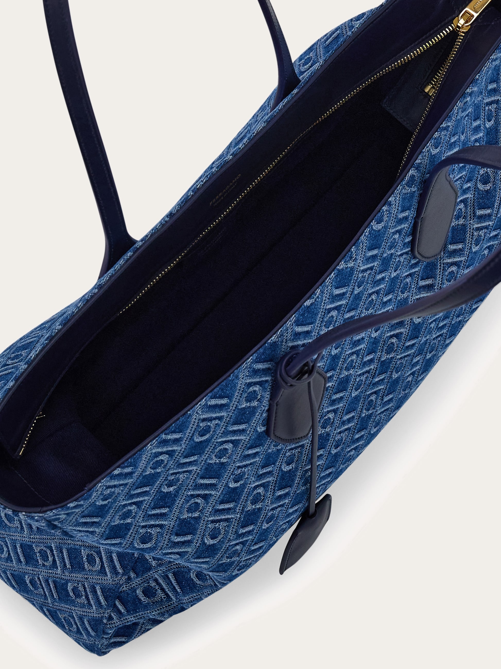 FERRAGAMO直営店 モノグラム星型トートバッグ（L） Ferragamo Monogram star-shaped tote bag (L) - Women | Ferragamo