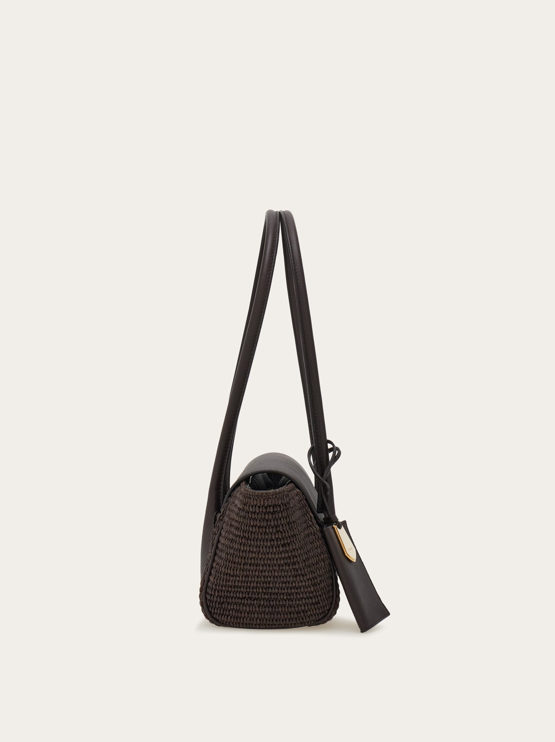 人気！FERRAGAMO ブラック S East-West トートバッグ Ferragamo: ブラック S East-West トートバッグ | SSENSE 日本