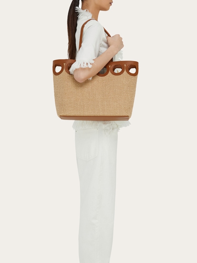 Gancini outline tote bag (M) Gallery image 2