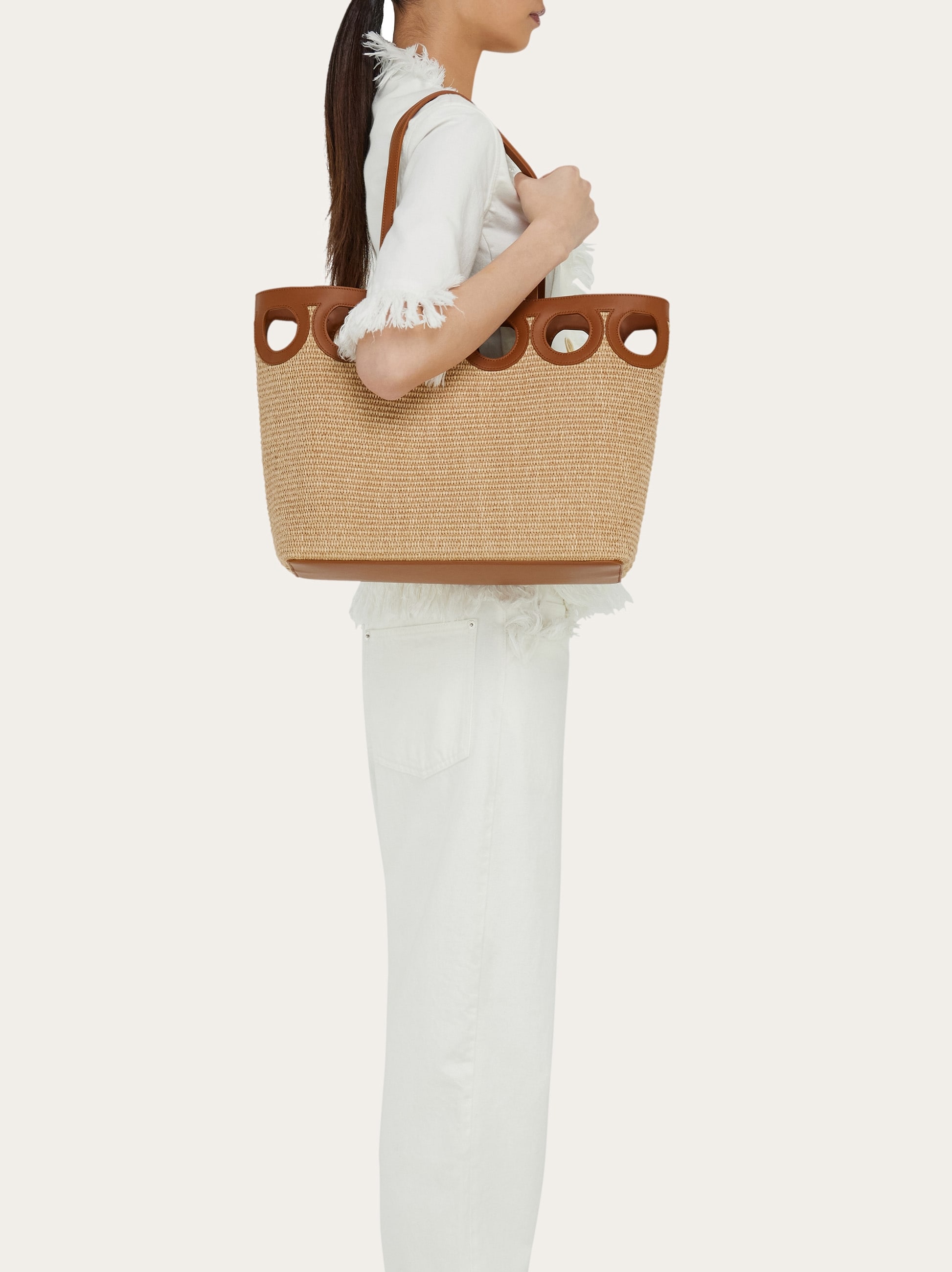 【送料&関税込】Ferragamo Camel Raffia Small Tt Sign Shoppin Gancini outline tote bag (M) - Women | Ferragamo