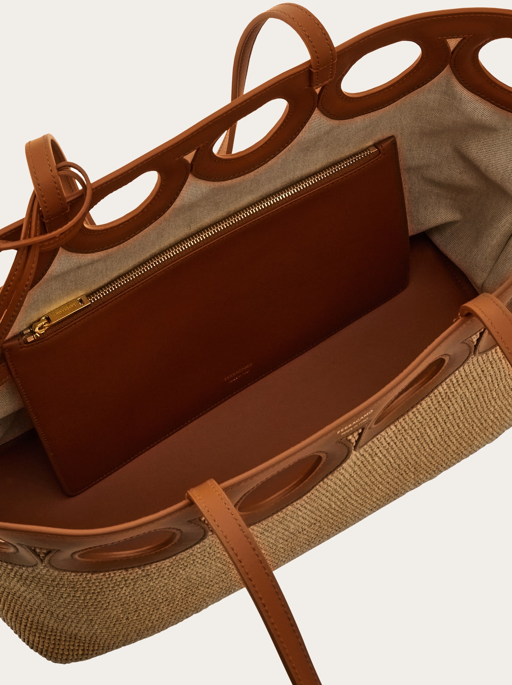Gancini outline tote bag (L) - Women | Ferragamo
