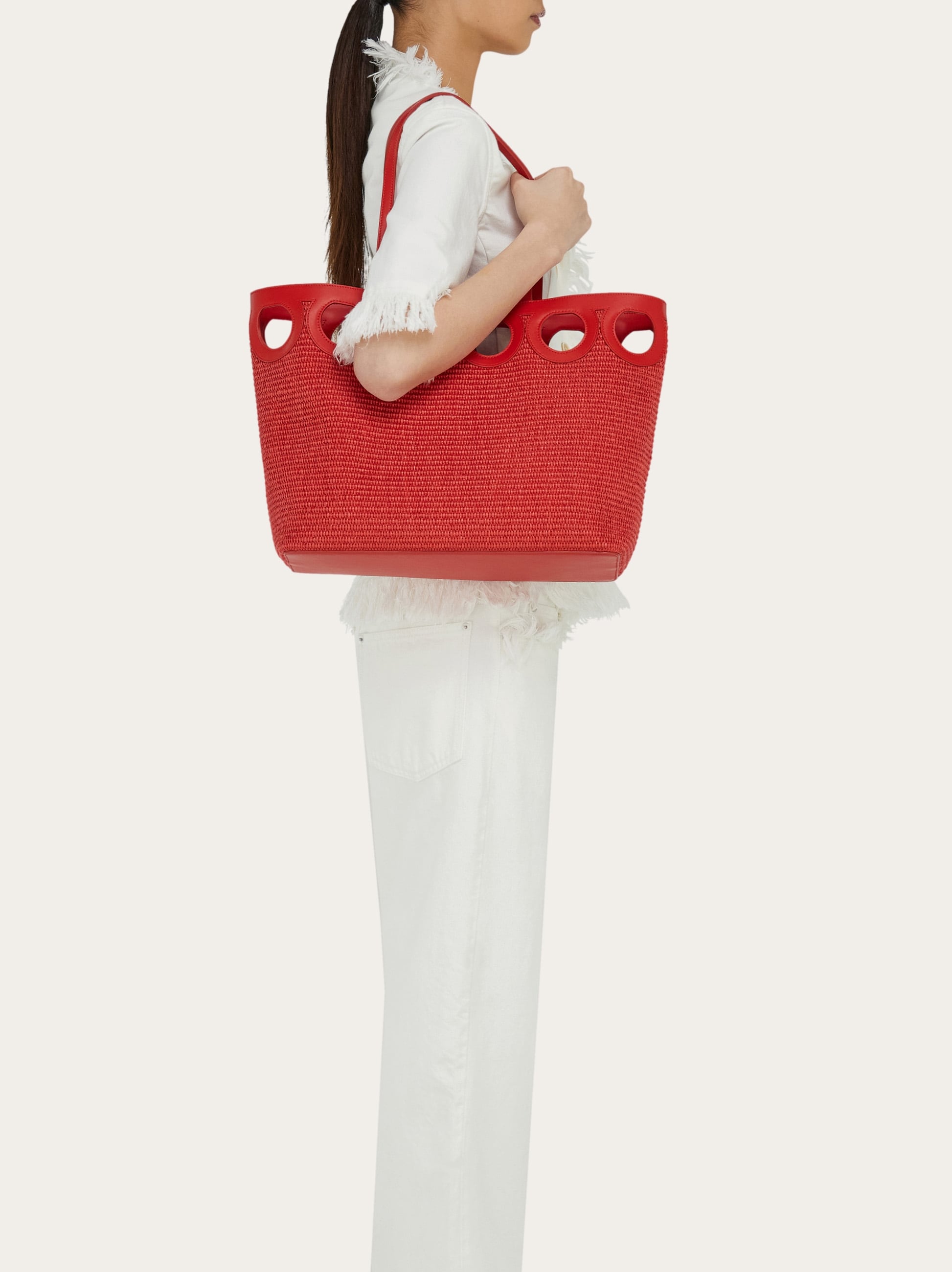 Gancini outline tote bag (M) - Women | Ferragamo