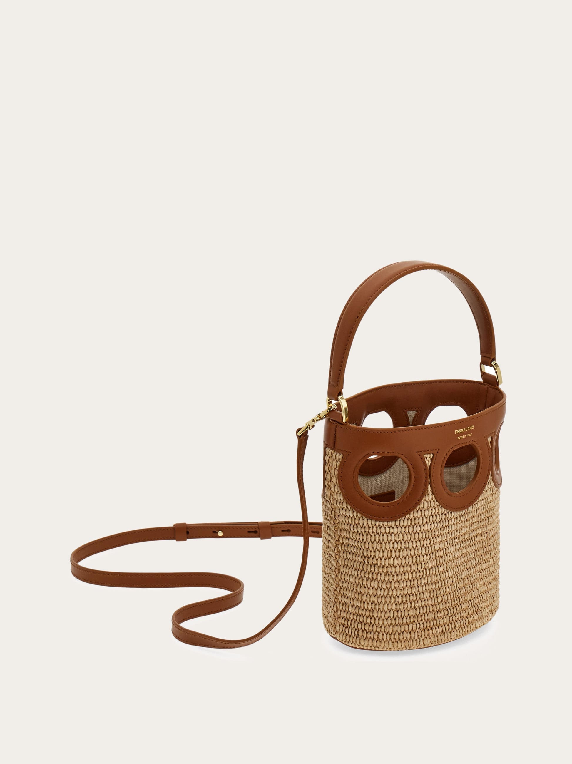 【SALVATORE FERRAGAMO】GANCINI BUCKET BAG Gancini outline bucket bag (XS) - Women | Ferragamo