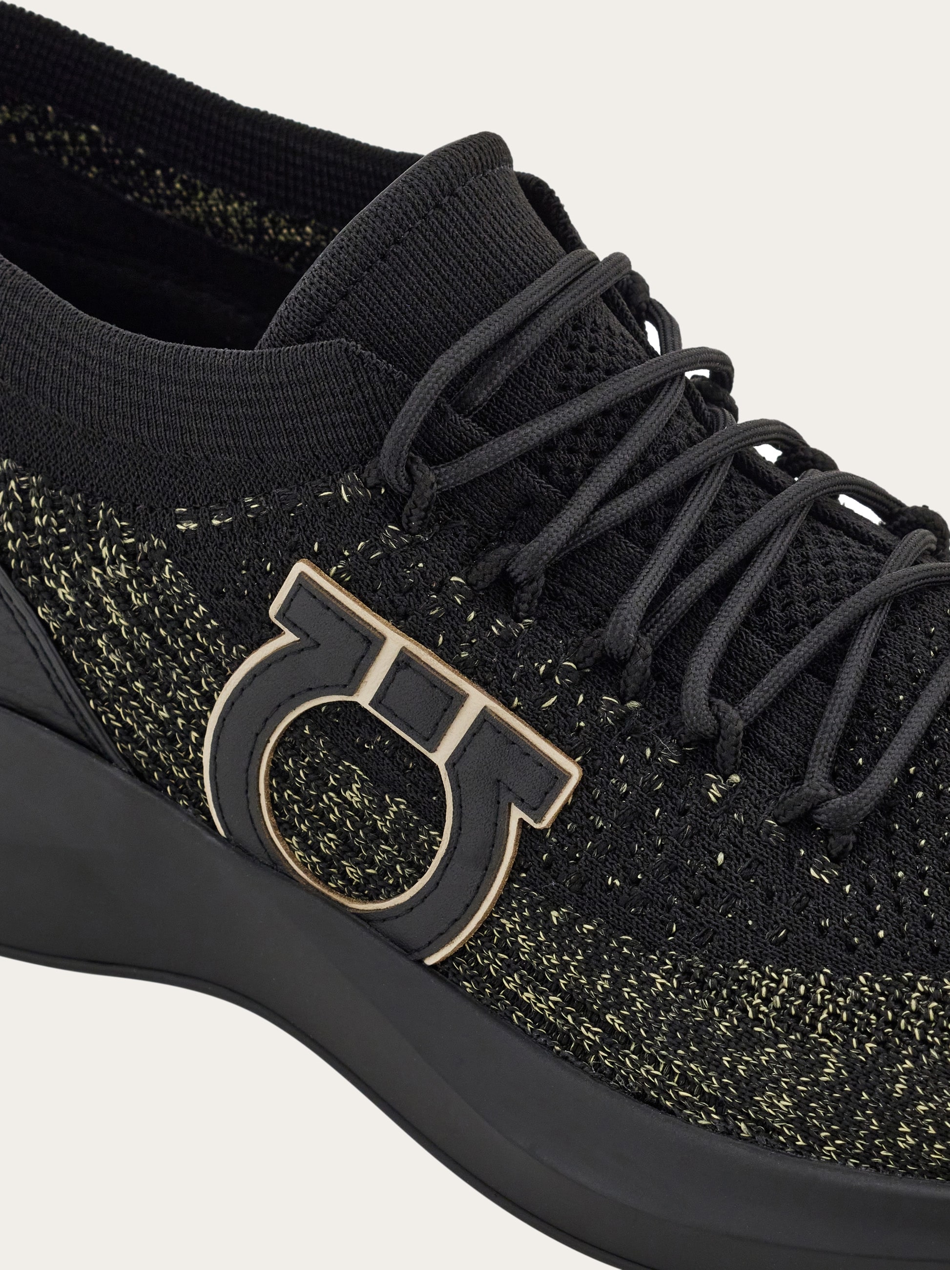 直営店☆Ferragamo☆スニーカー ブラック カッコいい モノグラムスニーカー - メンズ | Ferragamo