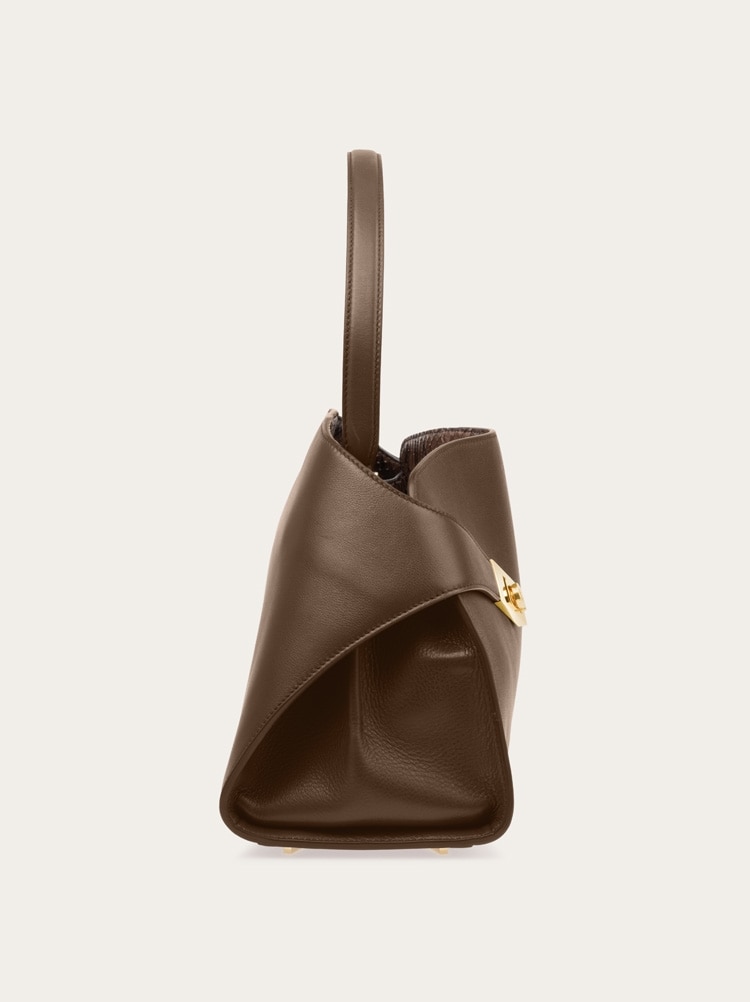 Hug soft bicolor shoulder bag (M) Gallery image 4