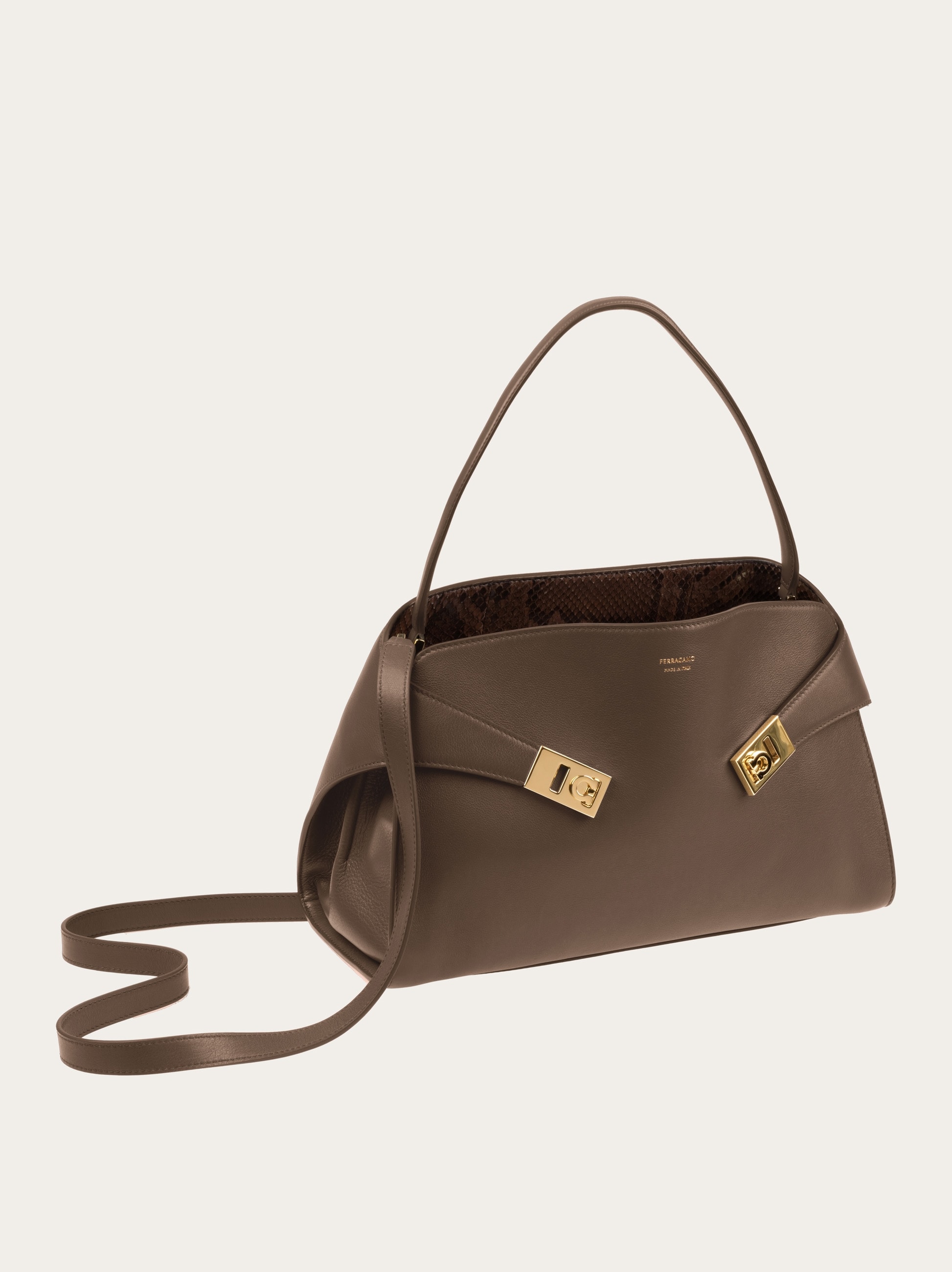 バッグ・カバンその他 Ferragamo Hug Soft M bag in ginger/dark brown Hug handbag (L) - Women | Ferragamo