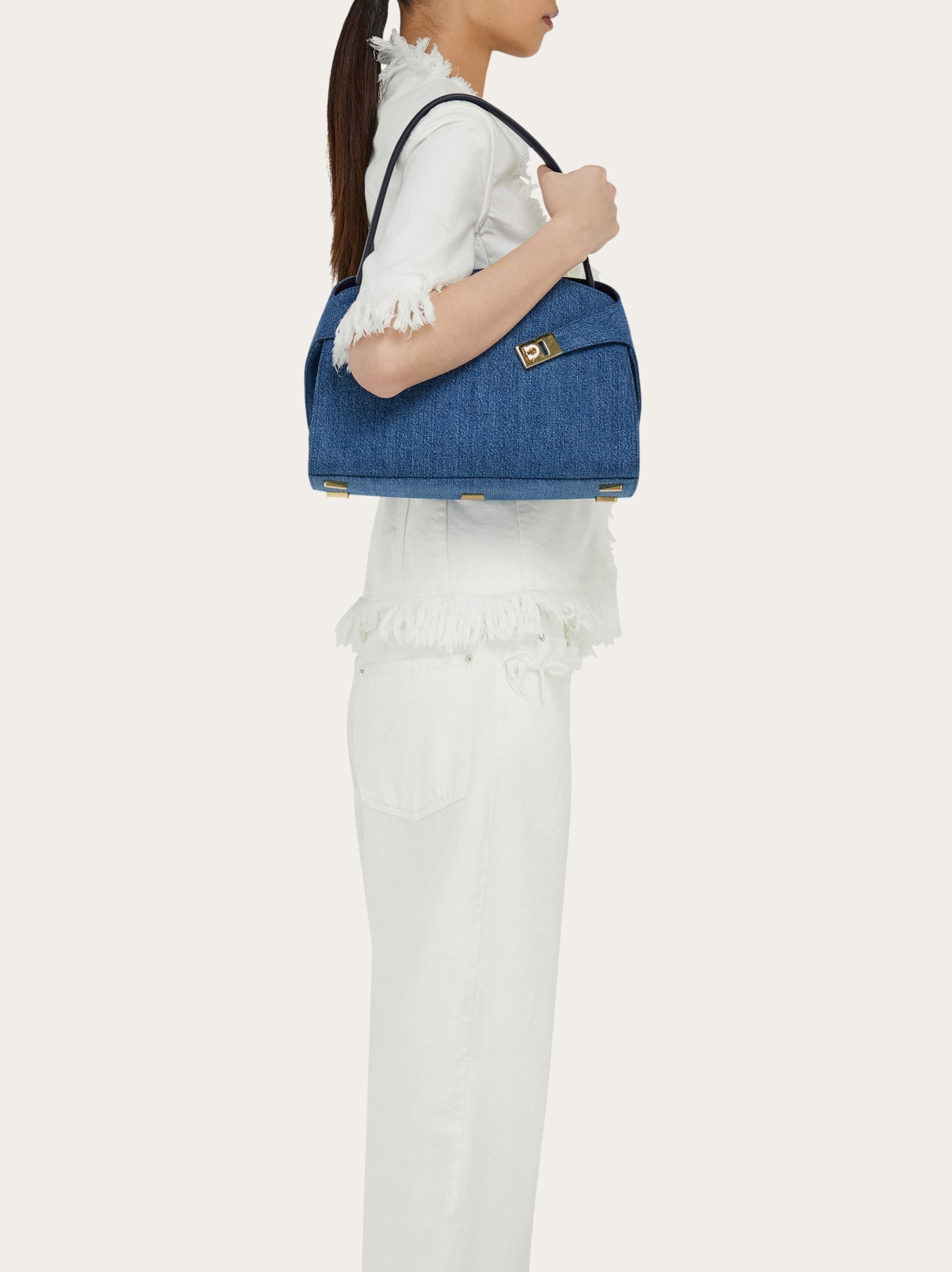 Hug Soft shoulder bag (M) - Women | Ferragamo