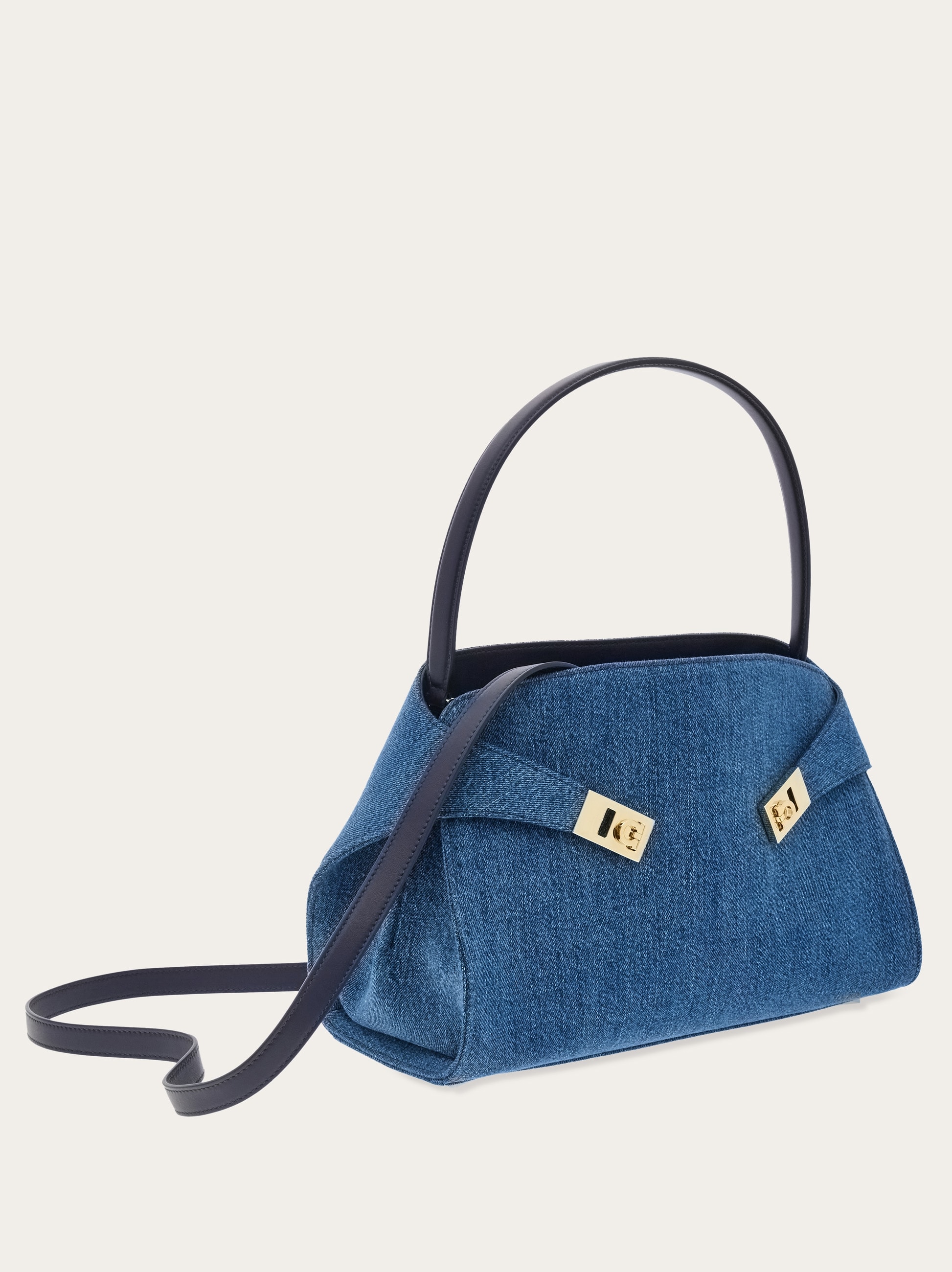 ショルダーバッグ・ポシェット FERRAGAMO HUG SH M\nShoulder Bag\n40,0x15,0x30,5 Hug handbag (XS) - Women | Ferragamo