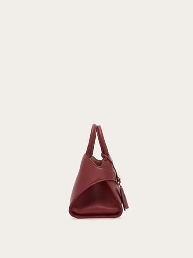 匿名発送❤️Ferragamo 楽天市場】Ferragamo フェラガモ 二つ折り財布 レディース 22