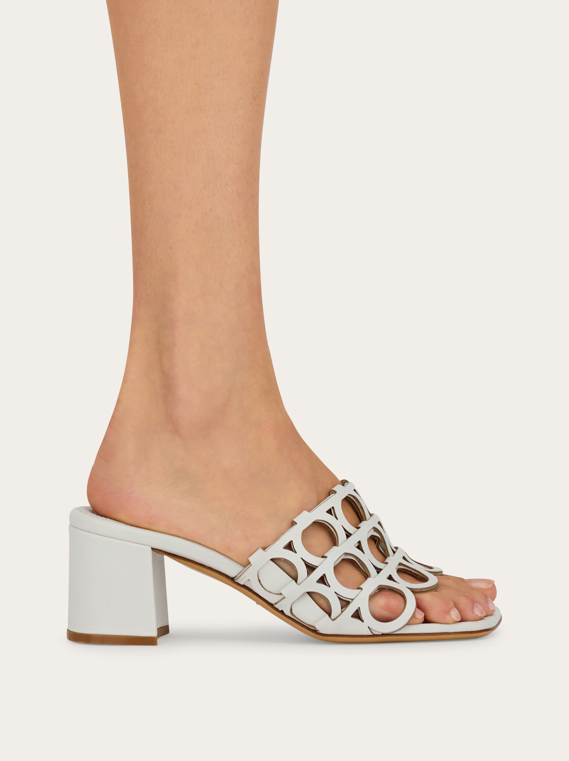 ★関税込★Ferragamo★double gancini sandals★BEIGE Gancini sandal - Women | Ferragamo