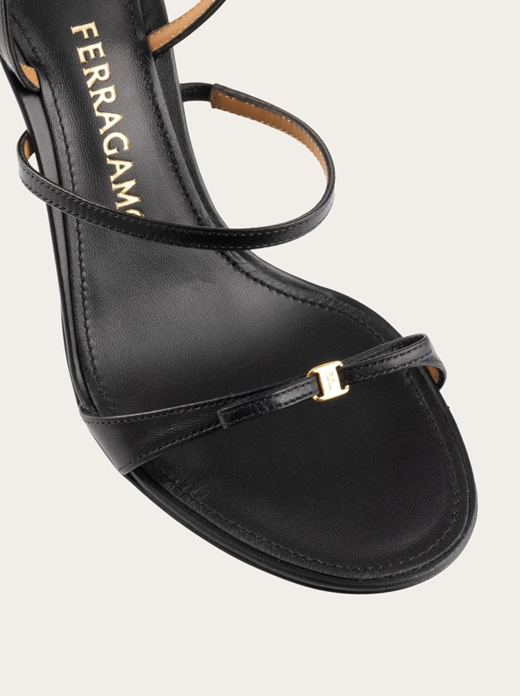 Strappy sandal with mini bow Gallery image 5