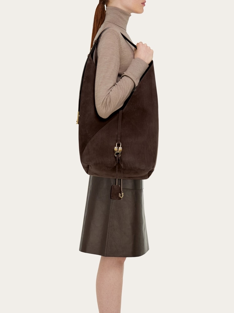 V-shaped hobo bag (L) Gallery image 2