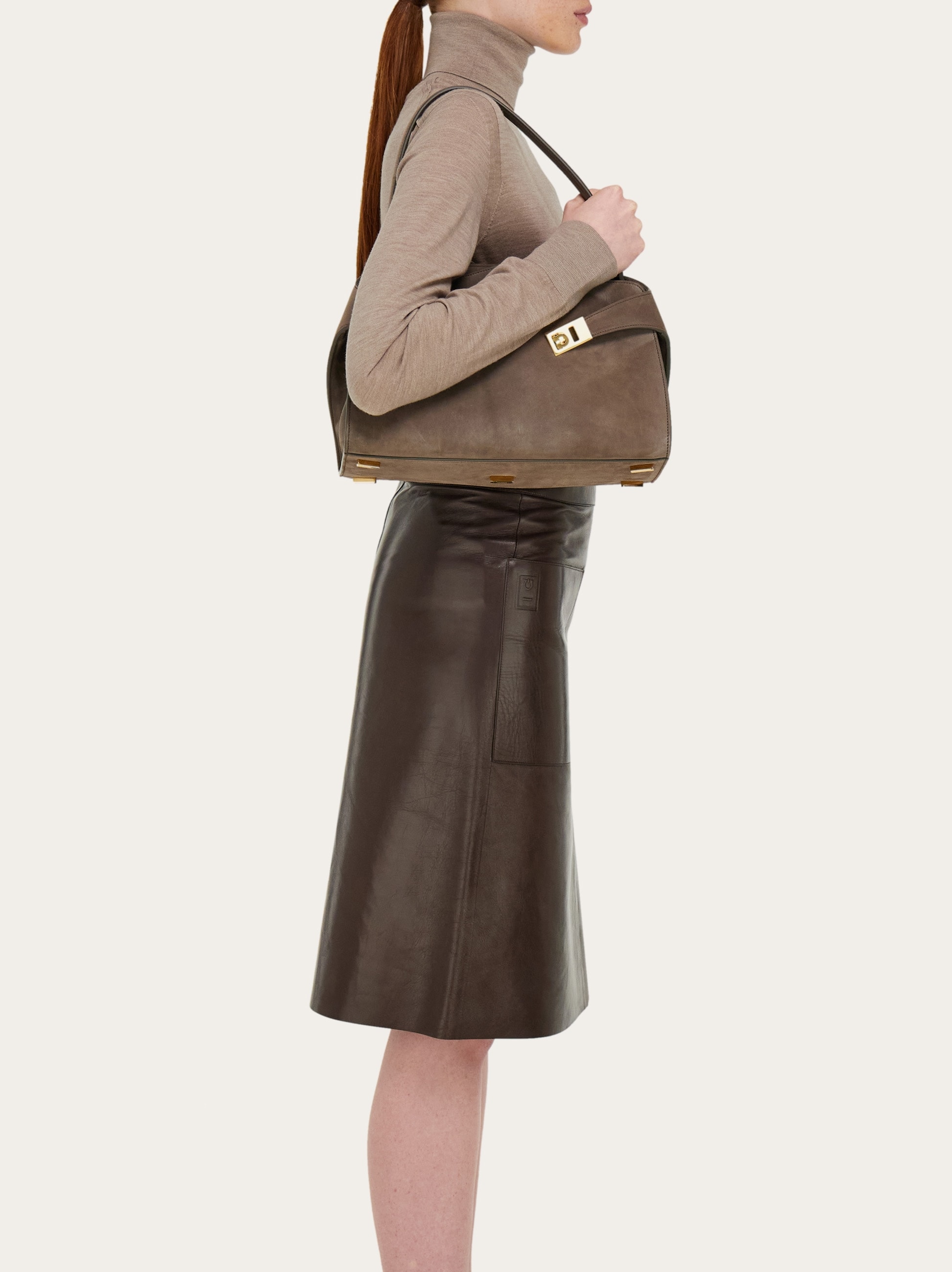 Hug Soft shoulder bag (M) - Women | Ferragamo